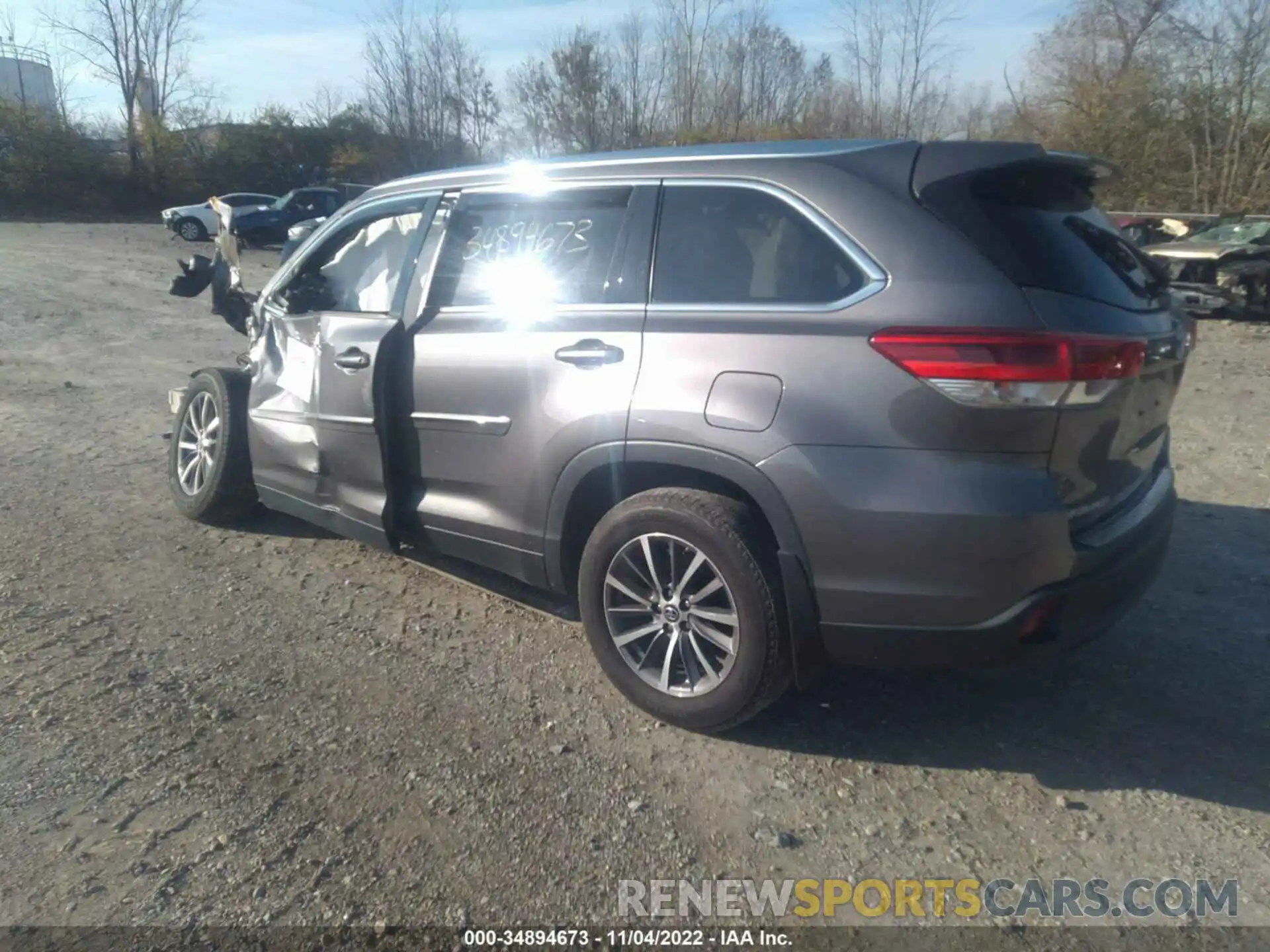 3 Photograph of a damaged car 5TDJZRFH6KS595416 TOYOTA HIGHLANDER 2019