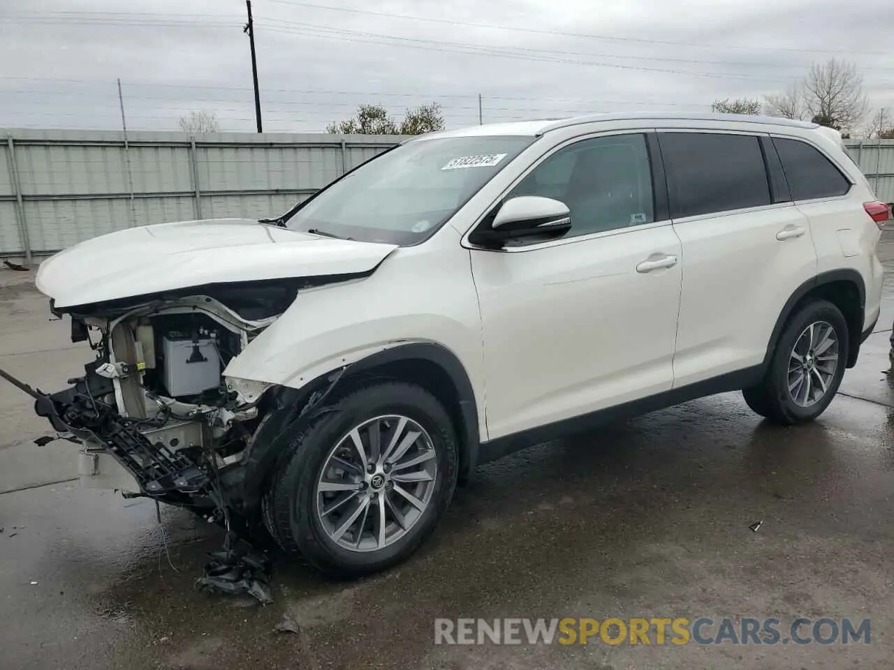 1 Photograph of a damaged car 5TDJZRFH6KS596906 TOYOTA HIGHLANDER 2019