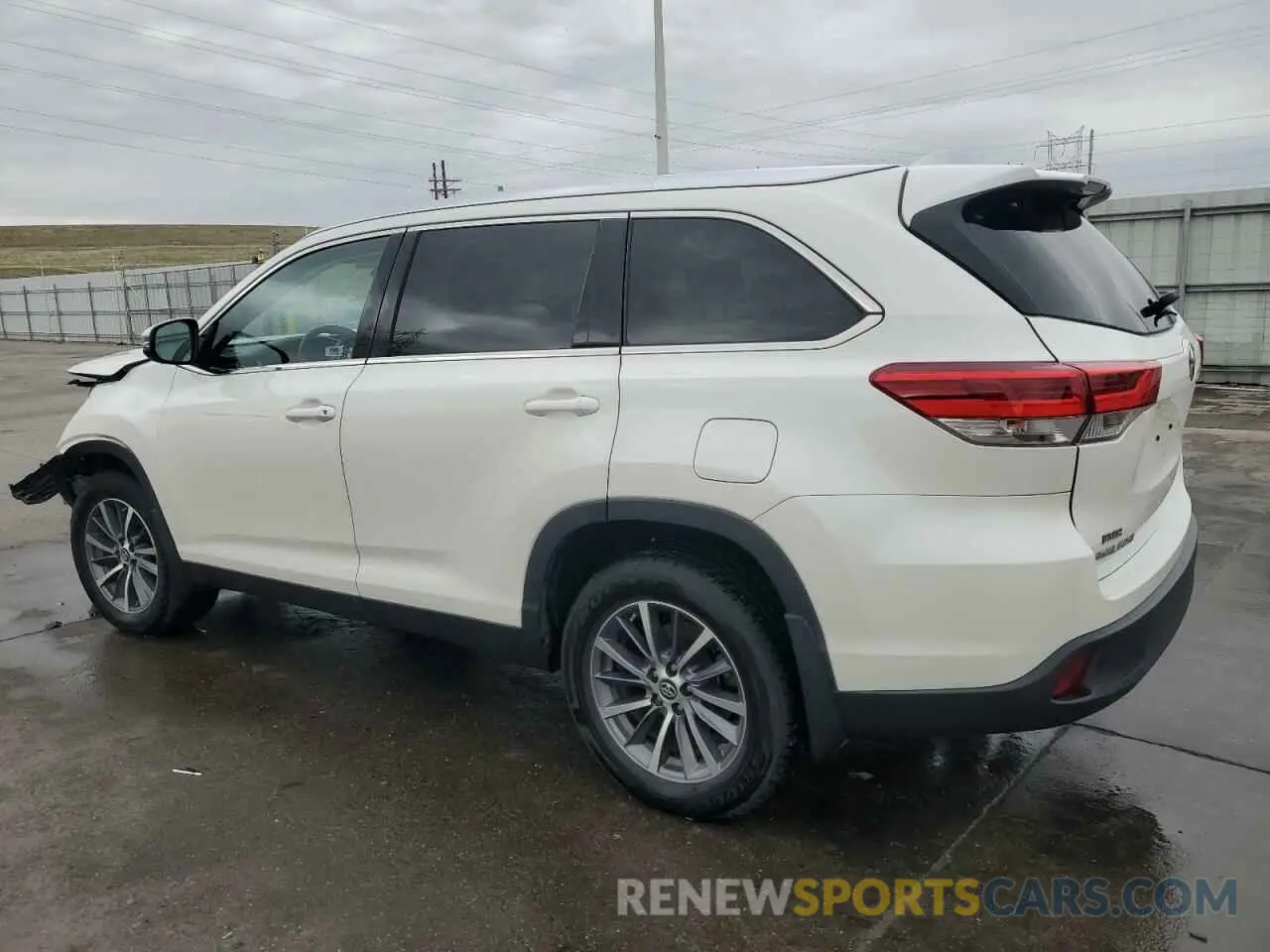 2 Photograph of a damaged car 5TDJZRFH6KS596906 TOYOTA HIGHLANDER 2019