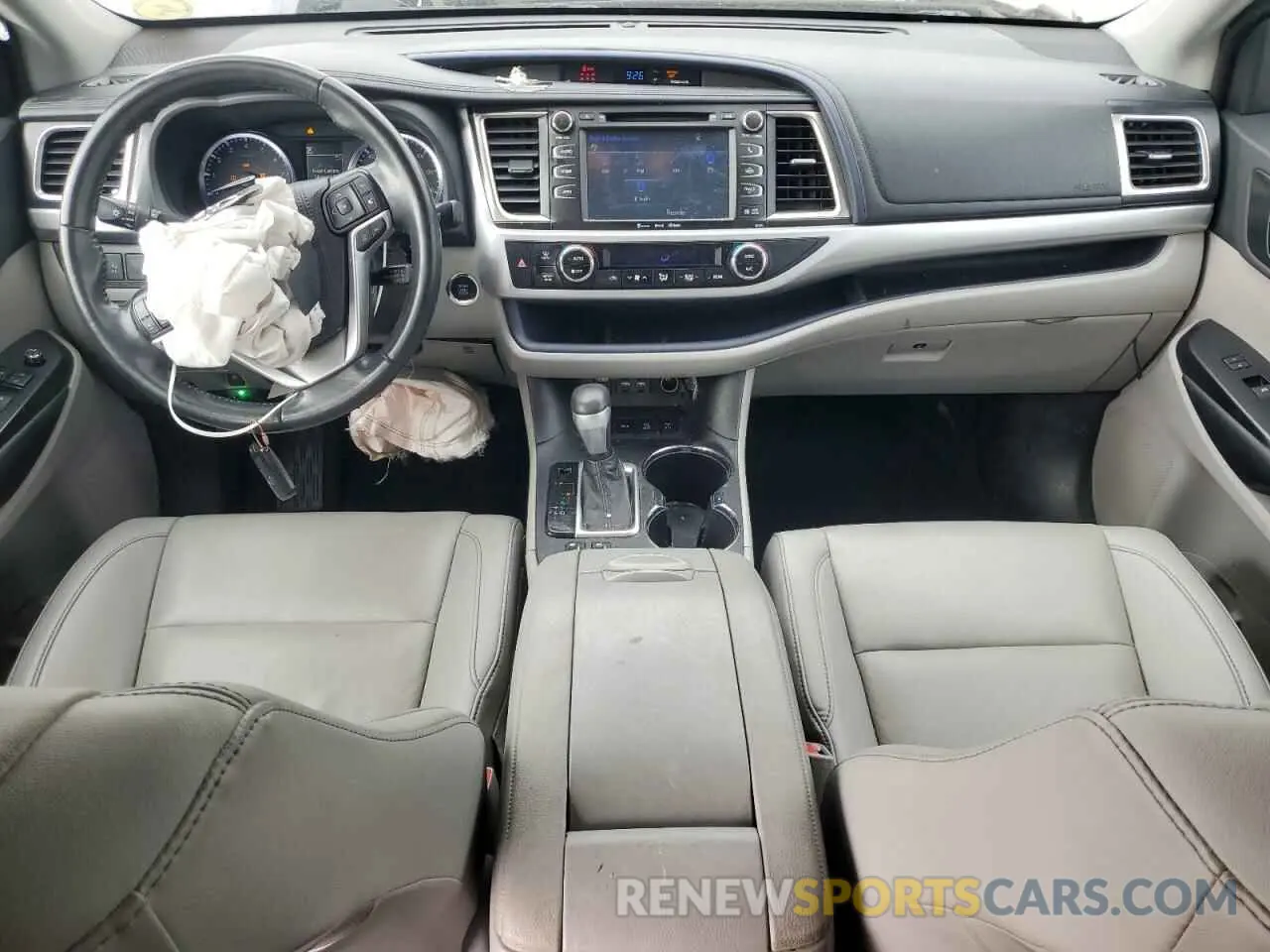 8 Photograph of a damaged car 5TDJZRFH6KS596906 TOYOTA HIGHLANDER 2019