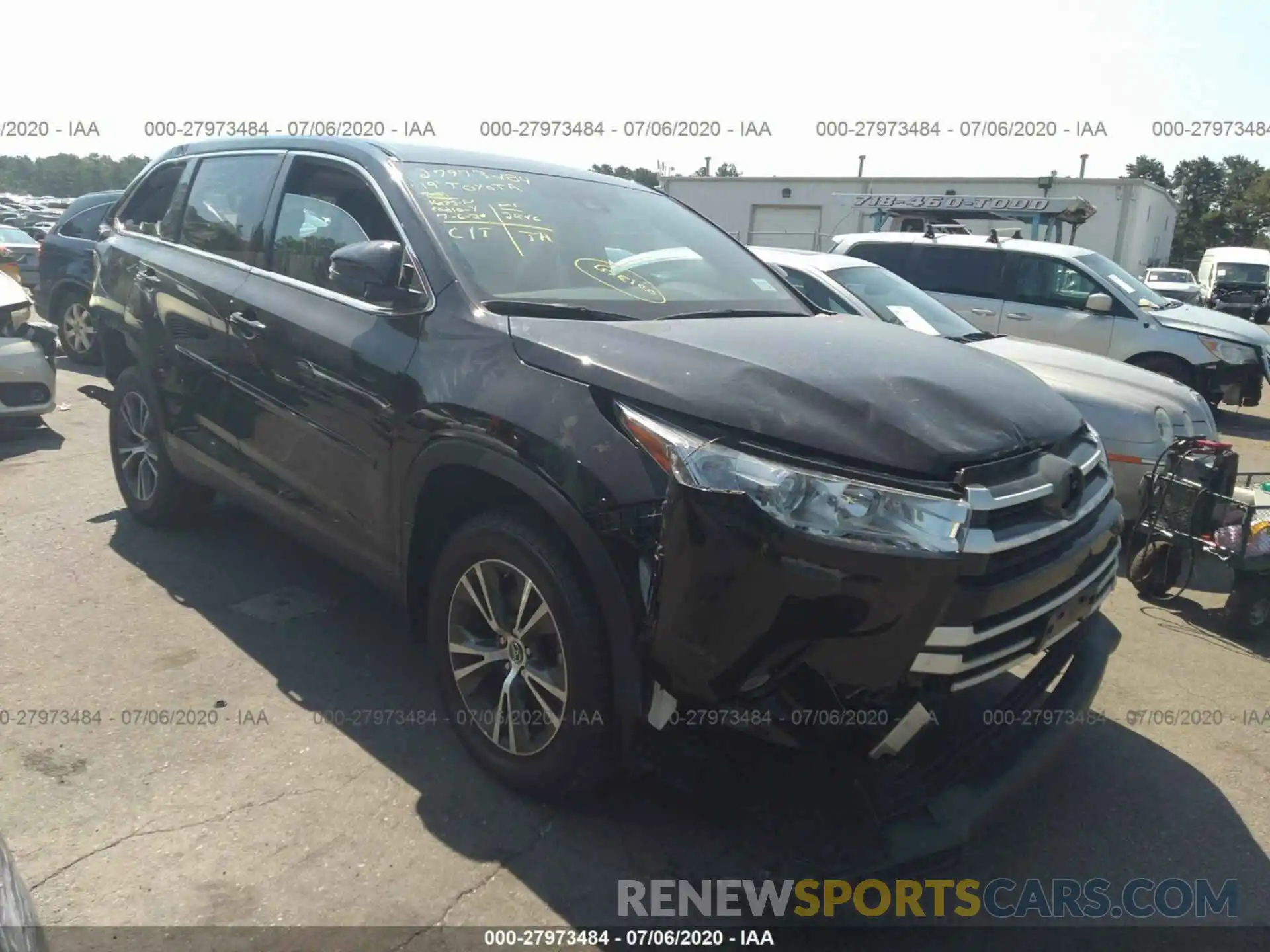 1 Photograph of a damaged car 5TDJZRFH6KS599787 TOYOTA HIGHLANDER 2019