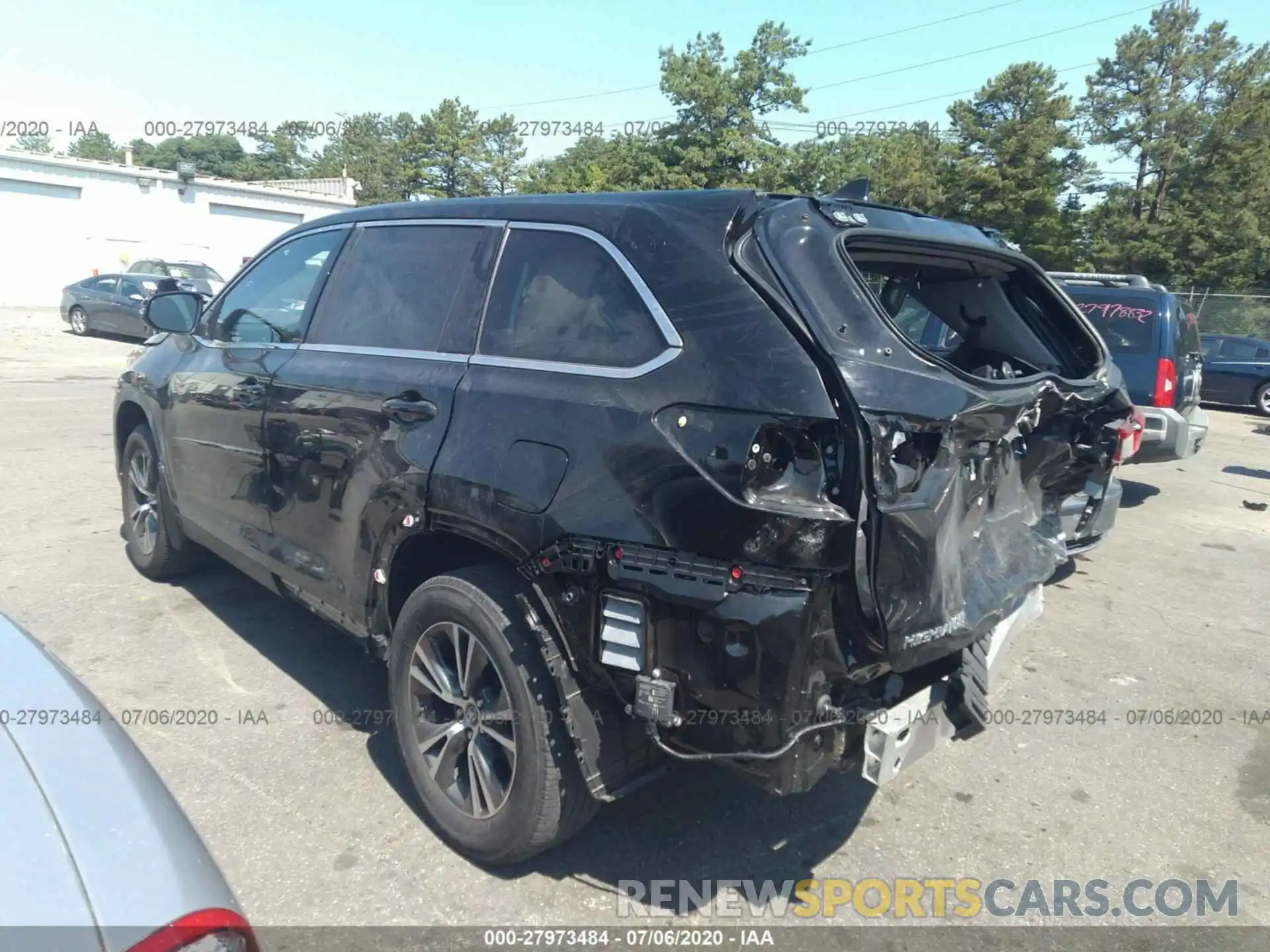 3 Photograph of a damaged car 5TDJZRFH6KS599787 TOYOTA HIGHLANDER 2019