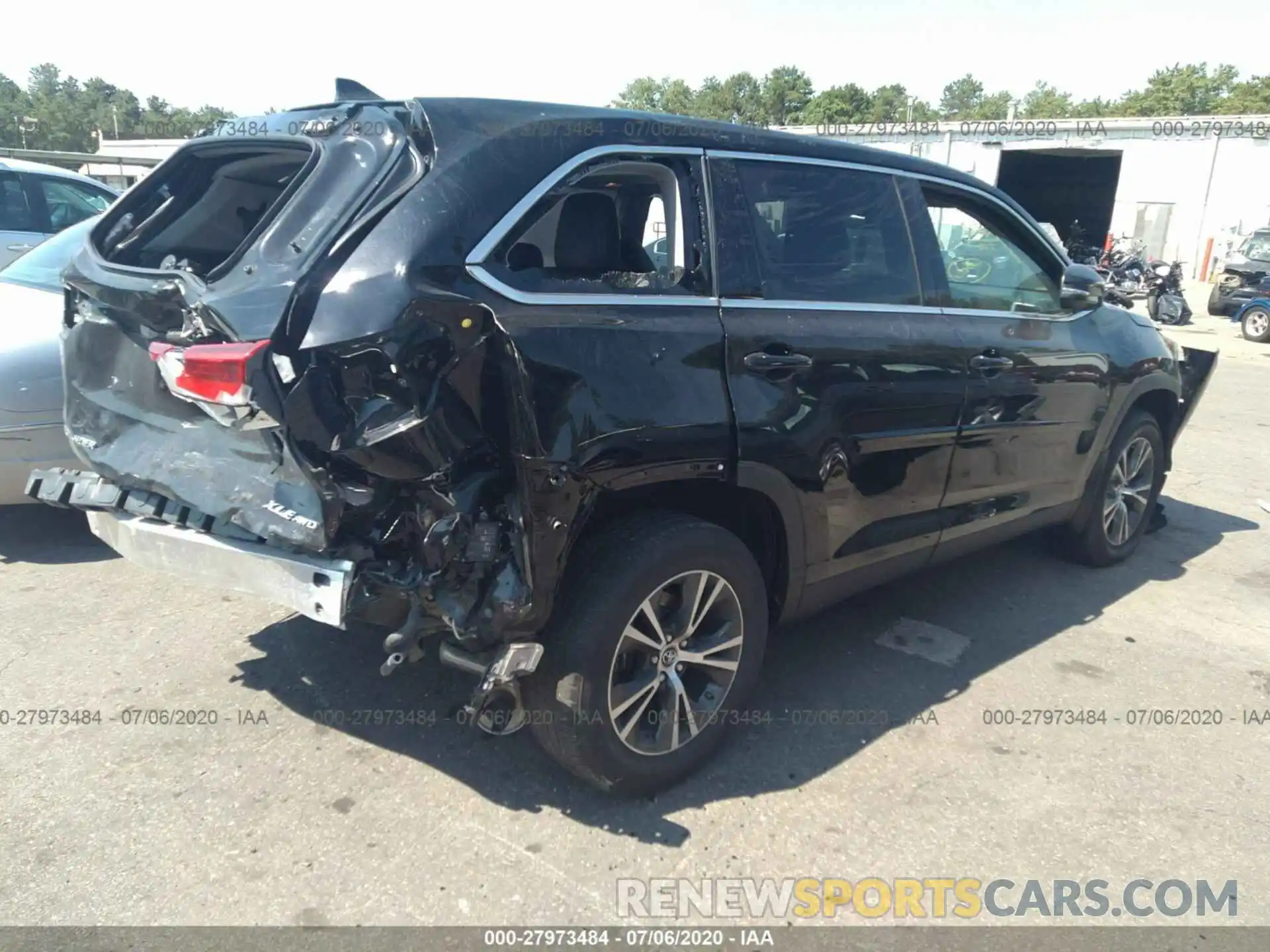 4 Photograph of a damaged car 5TDJZRFH6KS599787 TOYOTA HIGHLANDER 2019