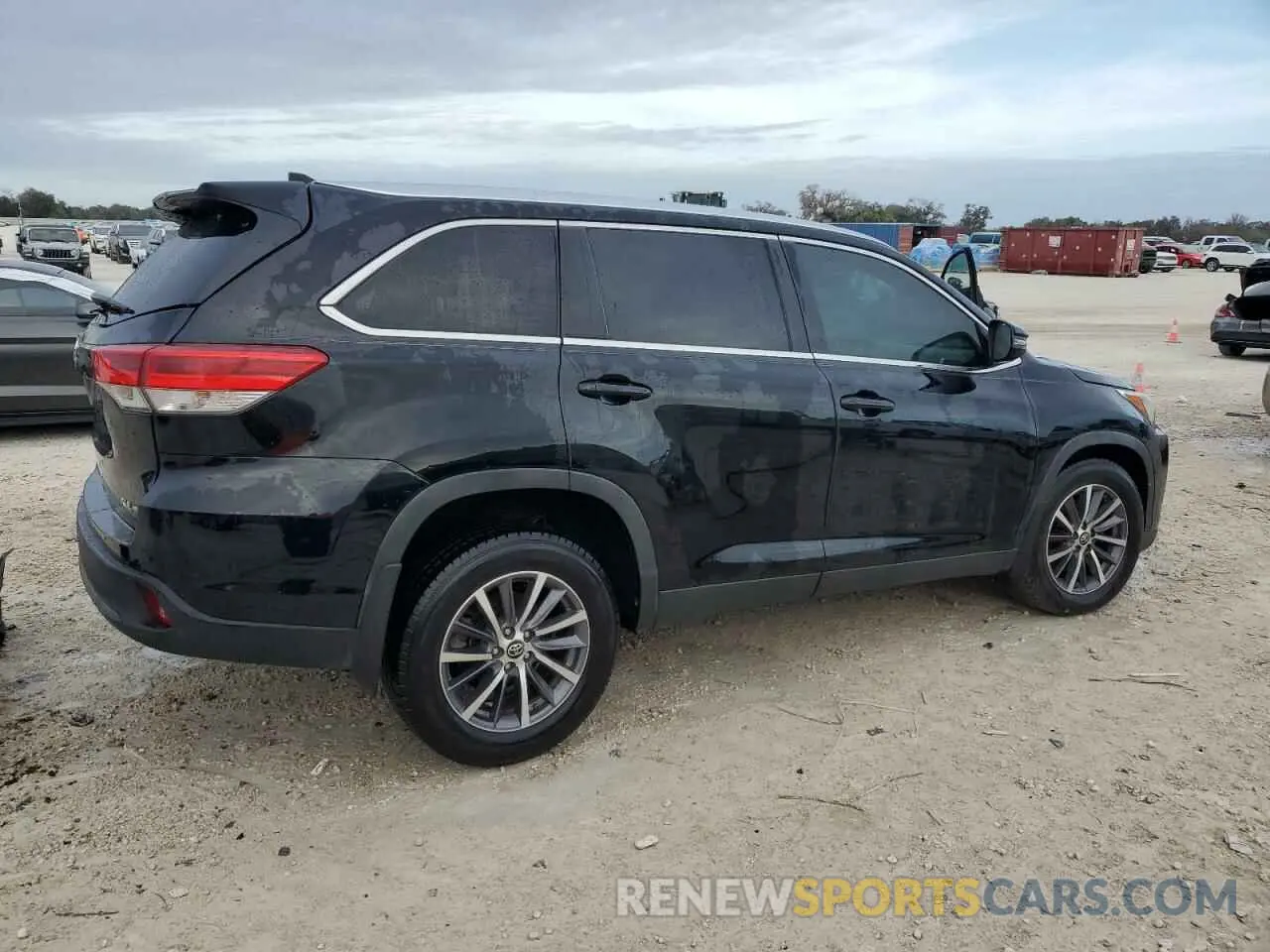 3 Photograph of a damaged car 5TDJZRFH6KS600792 TOYOTA HIGHLANDER 2019