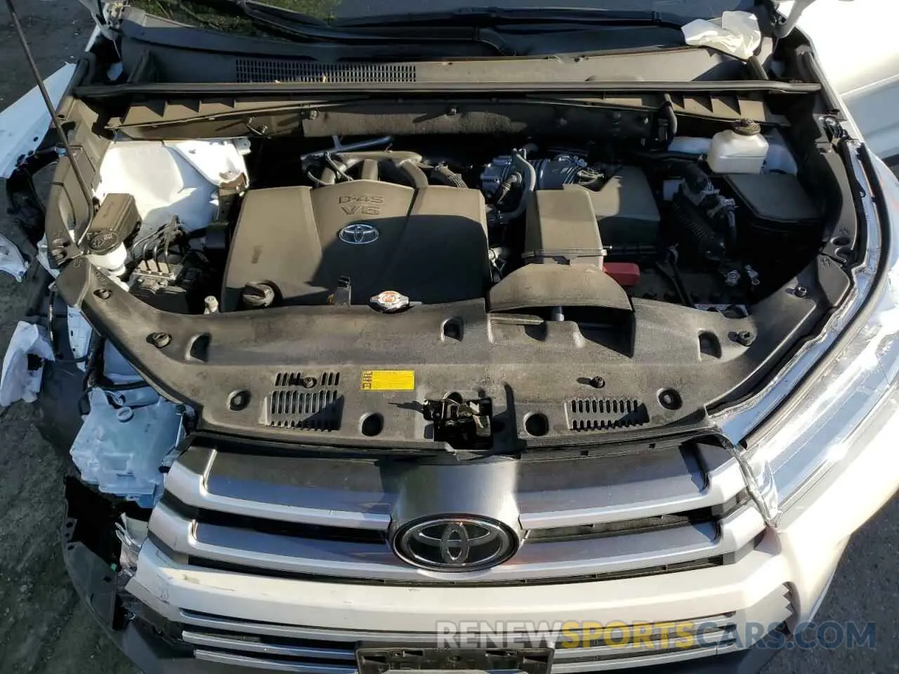13 Photograph of a damaged car 5TDJZRFH6KS602994 TOYOTA HIGHLANDER 2019