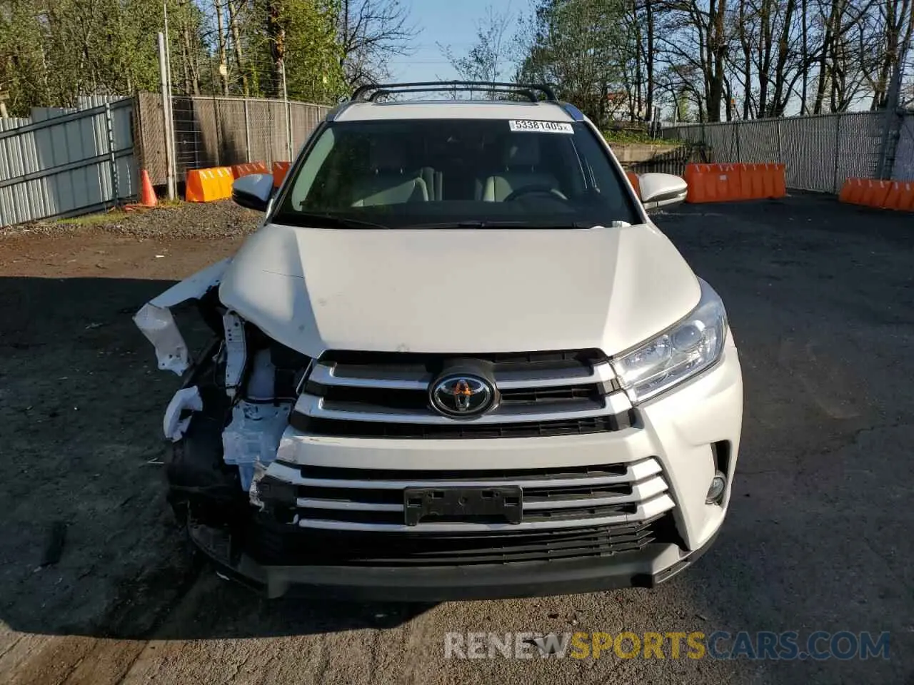 5 Photograph of a damaged car 5TDJZRFH6KS602994 TOYOTA HIGHLANDER 2019