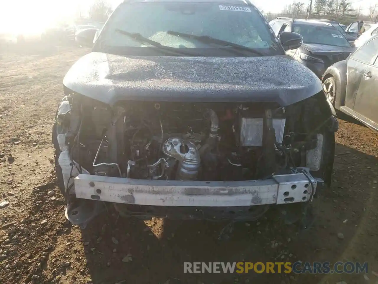 9 Photograph of a damaged car 5TDJZRFH6KS609783 TOYOTA HIGHLANDER 2019