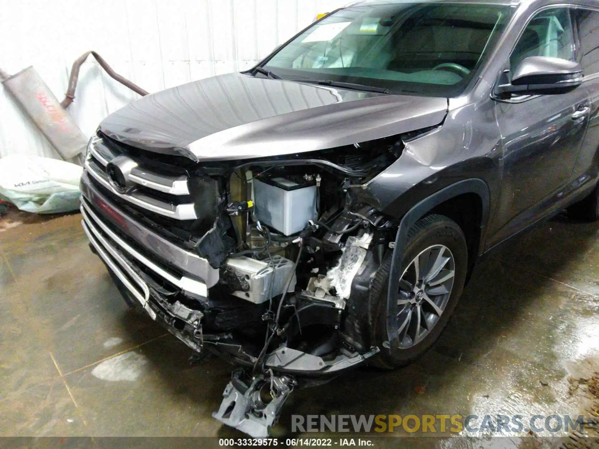 6 Photograph of a damaged car 5TDJZRFH6KS610156 TOYOTA HIGHLANDER 2019