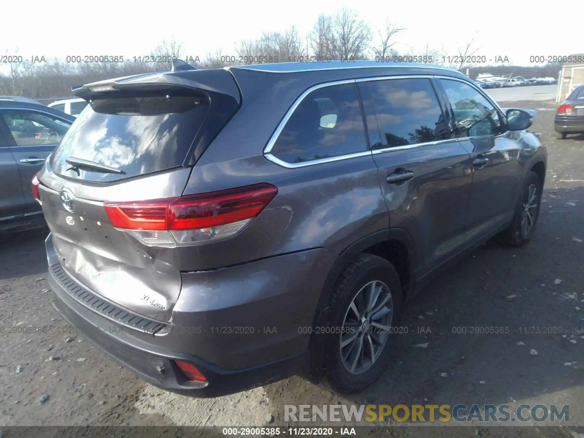 4 Photograph of a damaged car 5TDJZRFH6KS610898 TOYOTA HIGHLANDER 2019