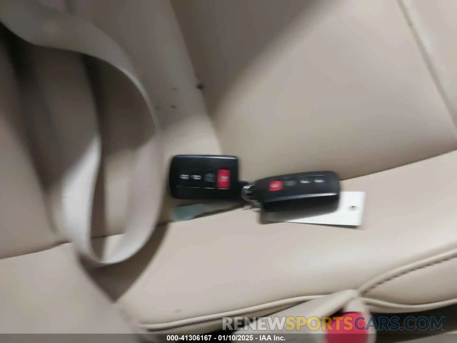 11 Photograph of a damaged car 5TDJZRFH6KS622808 TOYOTA HIGHLANDER 2019