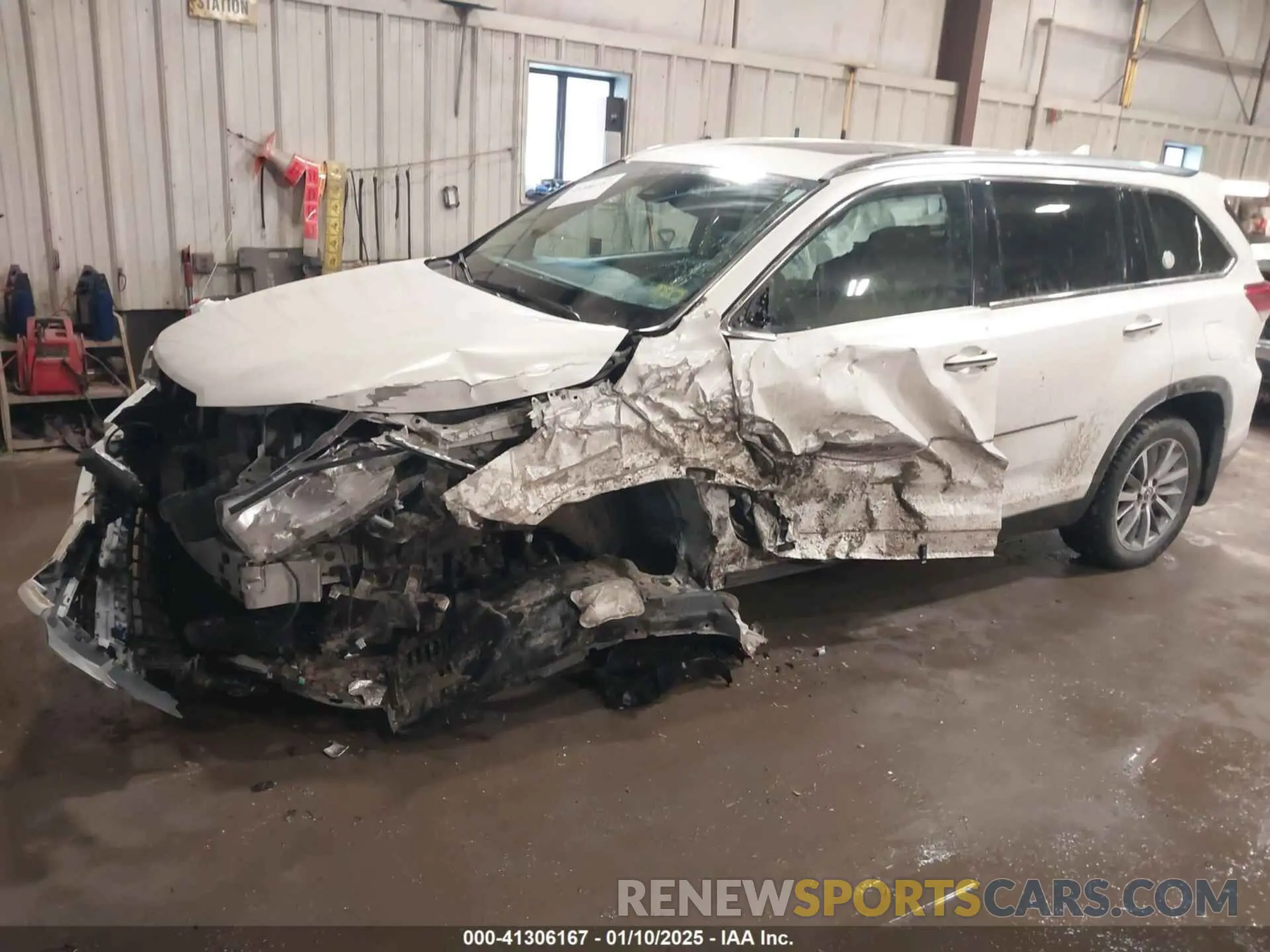 6 Photograph of a damaged car 5TDJZRFH6KS622808 TOYOTA HIGHLANDER 2019