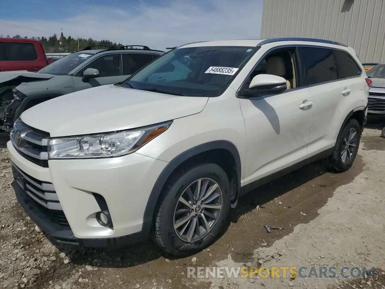 1 Photograph of a damaged car 5TDJZRFH6KS623523 TOYOTA HIGHLANDER 2019