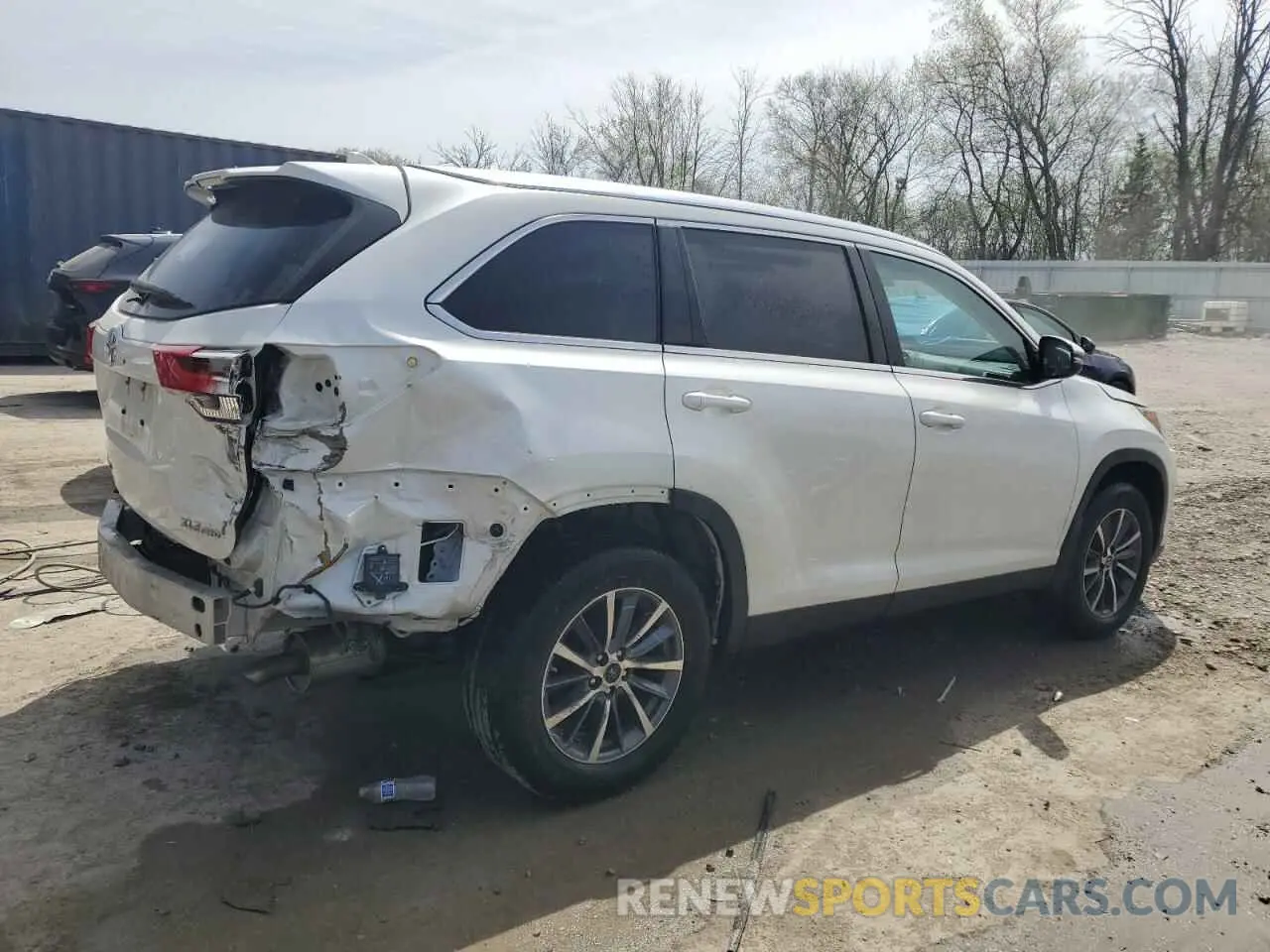 3 Photograph of a damaged car 5TDJZRFH6KS623523 TOYOTA HIGHLANDER 2019