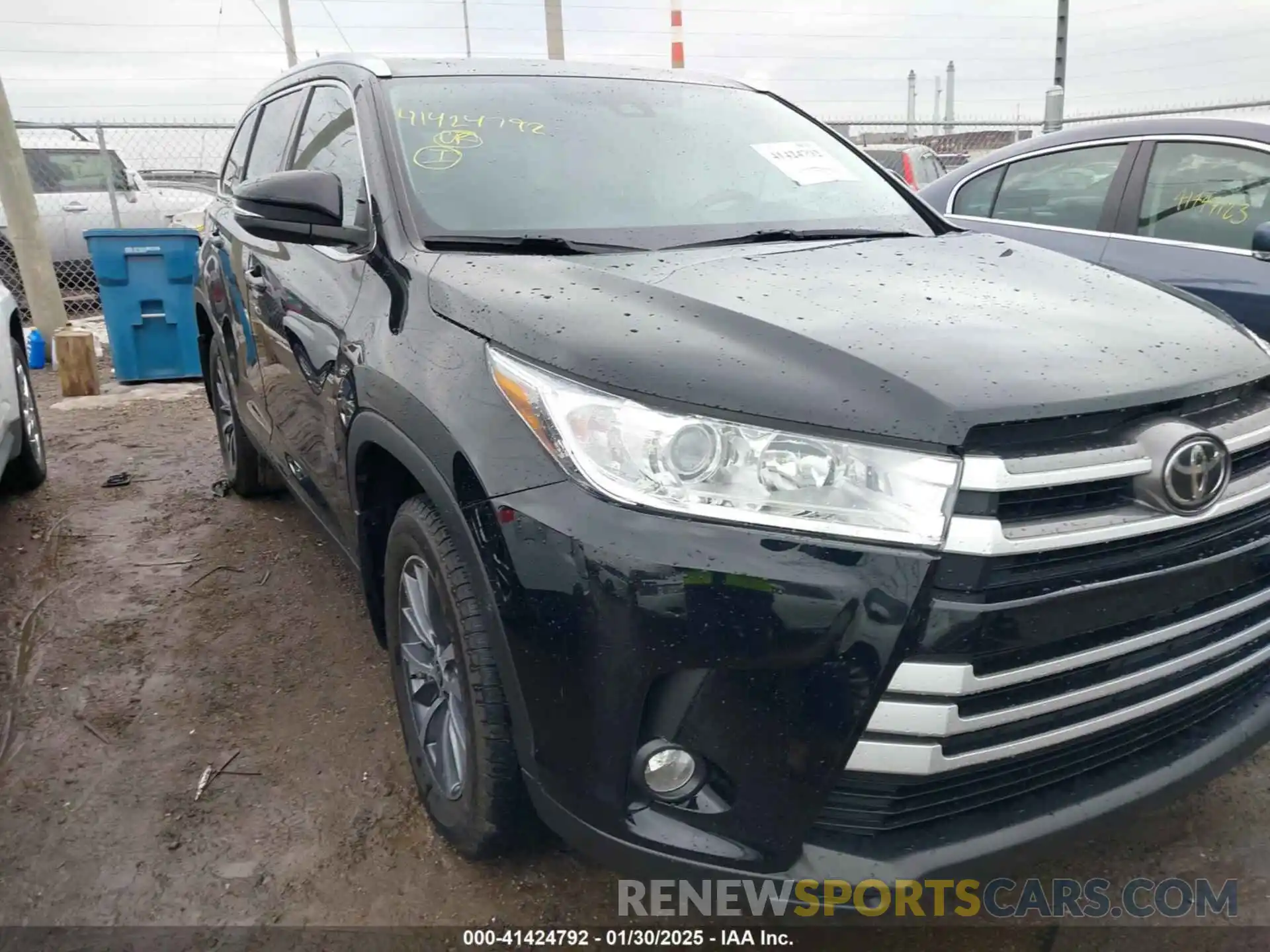 1 Photograph of a damaged car 5TDJZRFH6KS628110 TOYOTA HIGHLANDER 2019