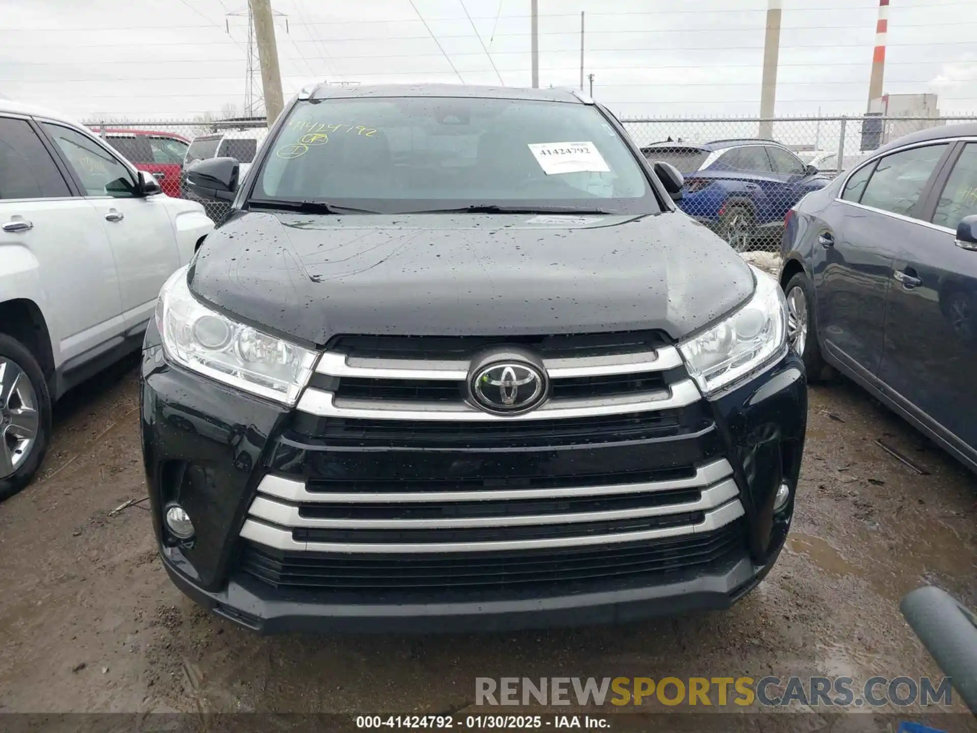 12 Photograph of a damaged car 5TDJZRFH6KS628110 TOYOTA HIGHLANDER 2019