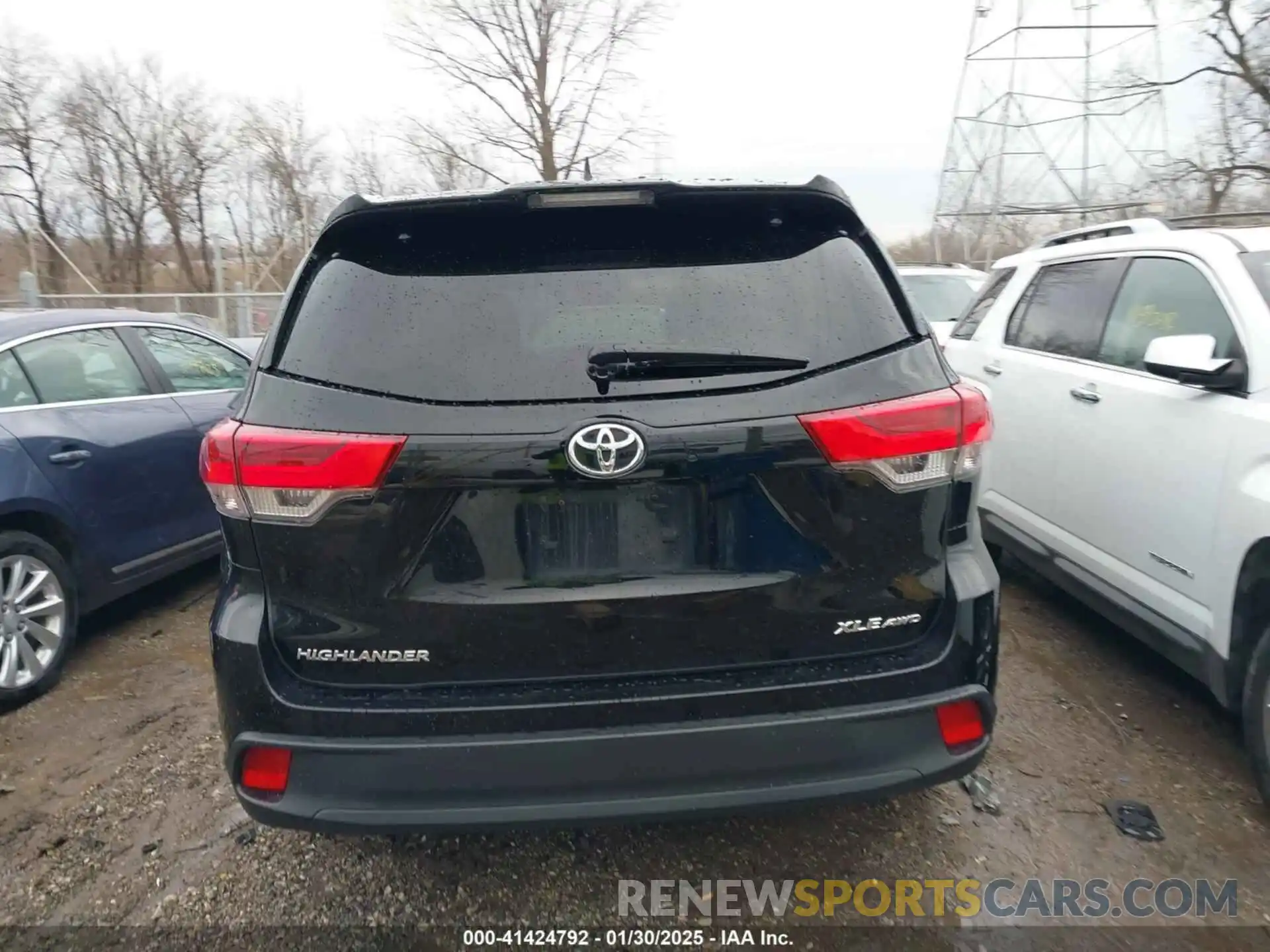 16 Photograph of a damaged car 5TDJZRFH6KS628110 TOYOTA HIGHLANDER 2019