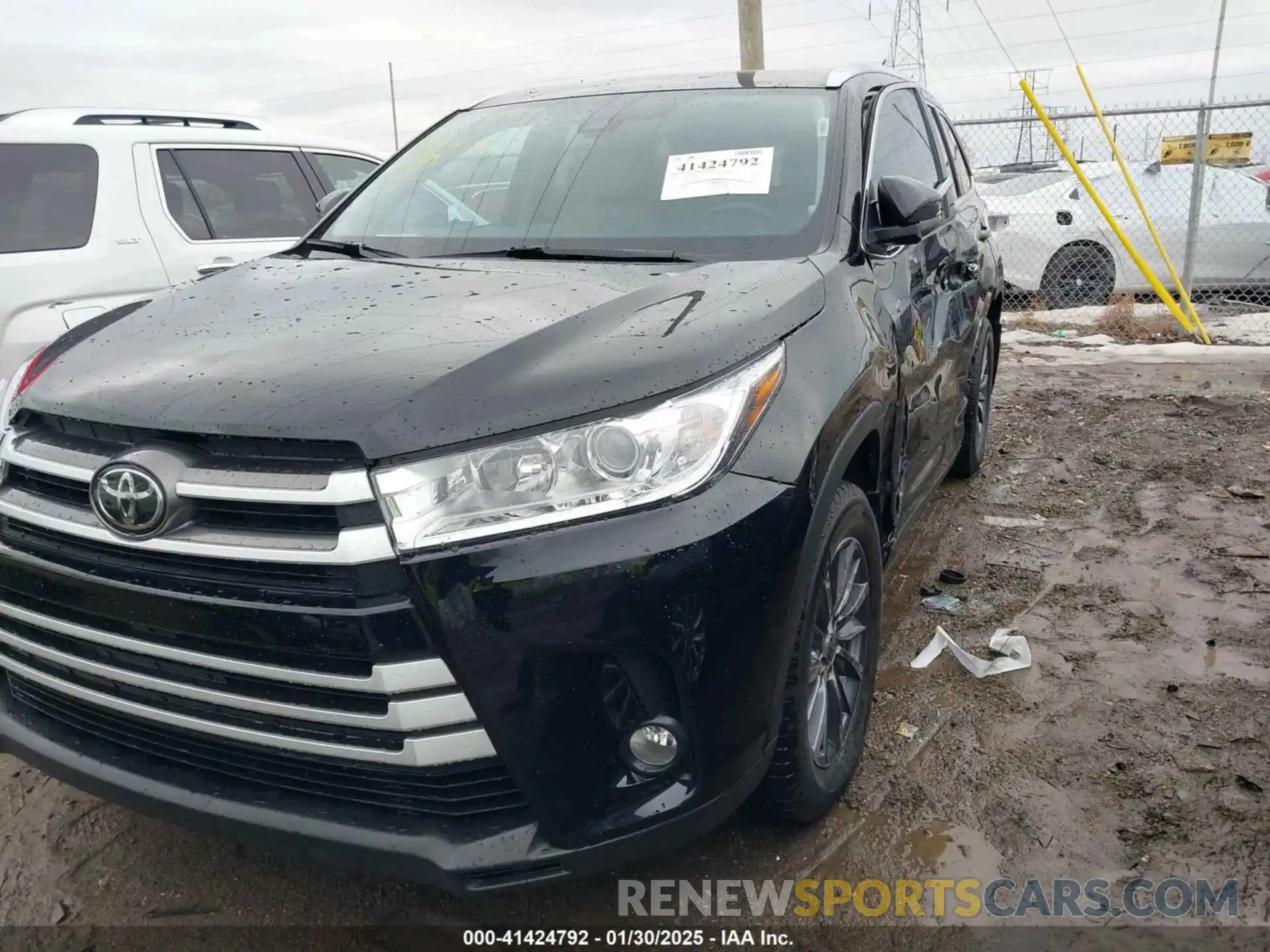 2 Photograph of a damaged car 5TDJZRFH6KS628110 TOYOTA HIGHLANDER 2019