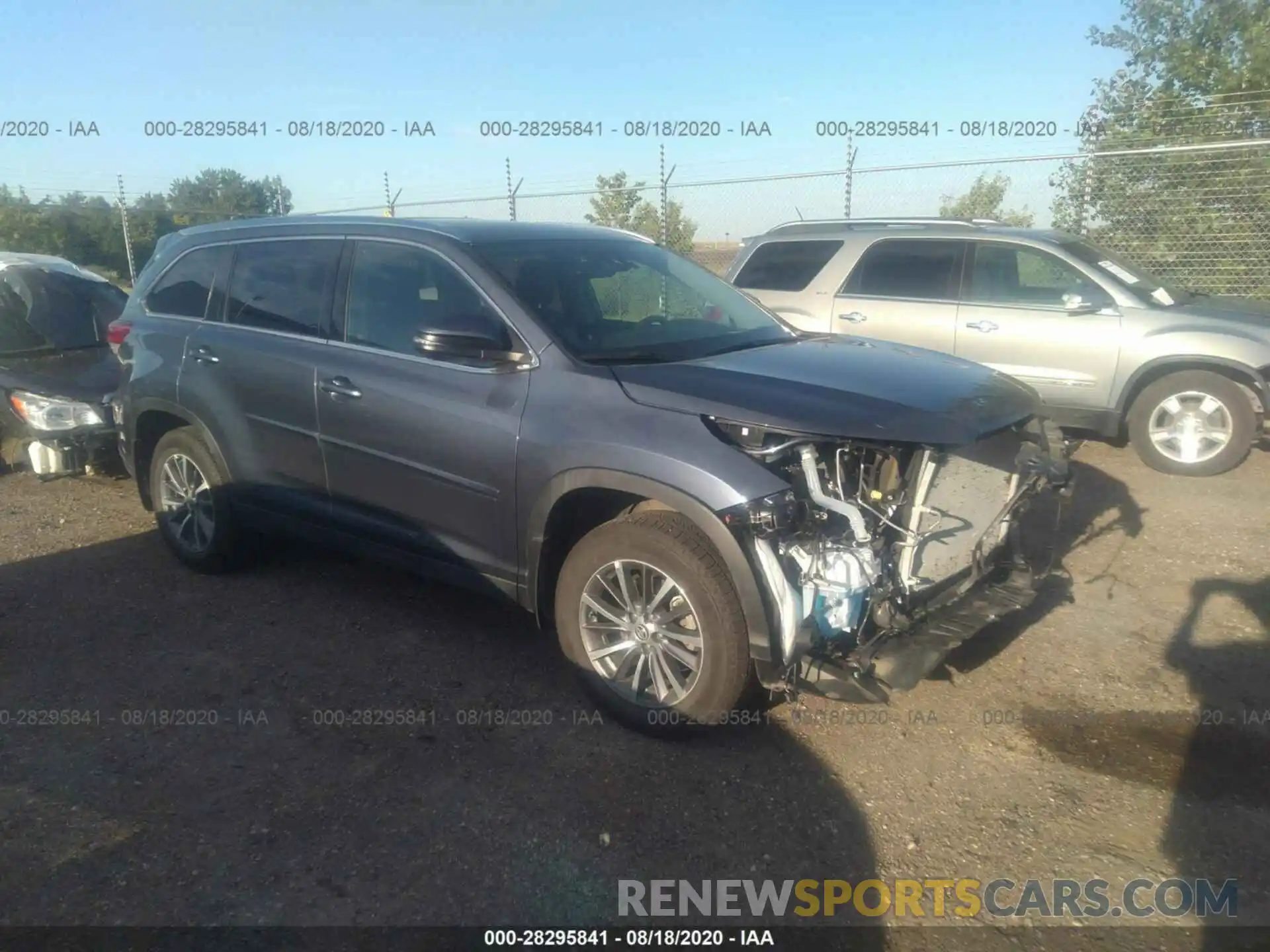 1 Photograph of a damaged car 5TDJZRFH6KS704540 TOYOTA HIGHLANDER 2019