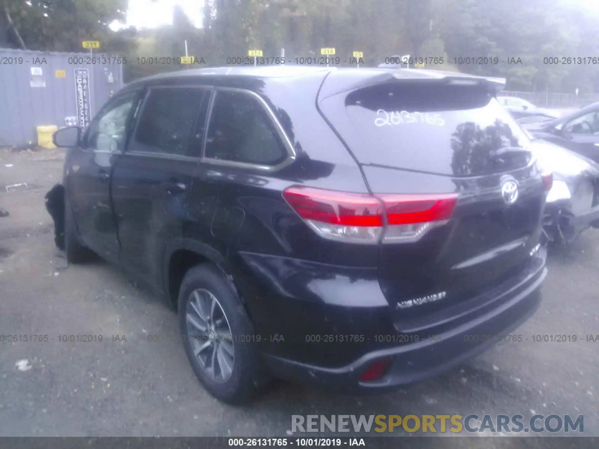 3 Photograph of a damaged car 5TDJZRFH6KS704571 TOYOTA HIGHLANDER 2019