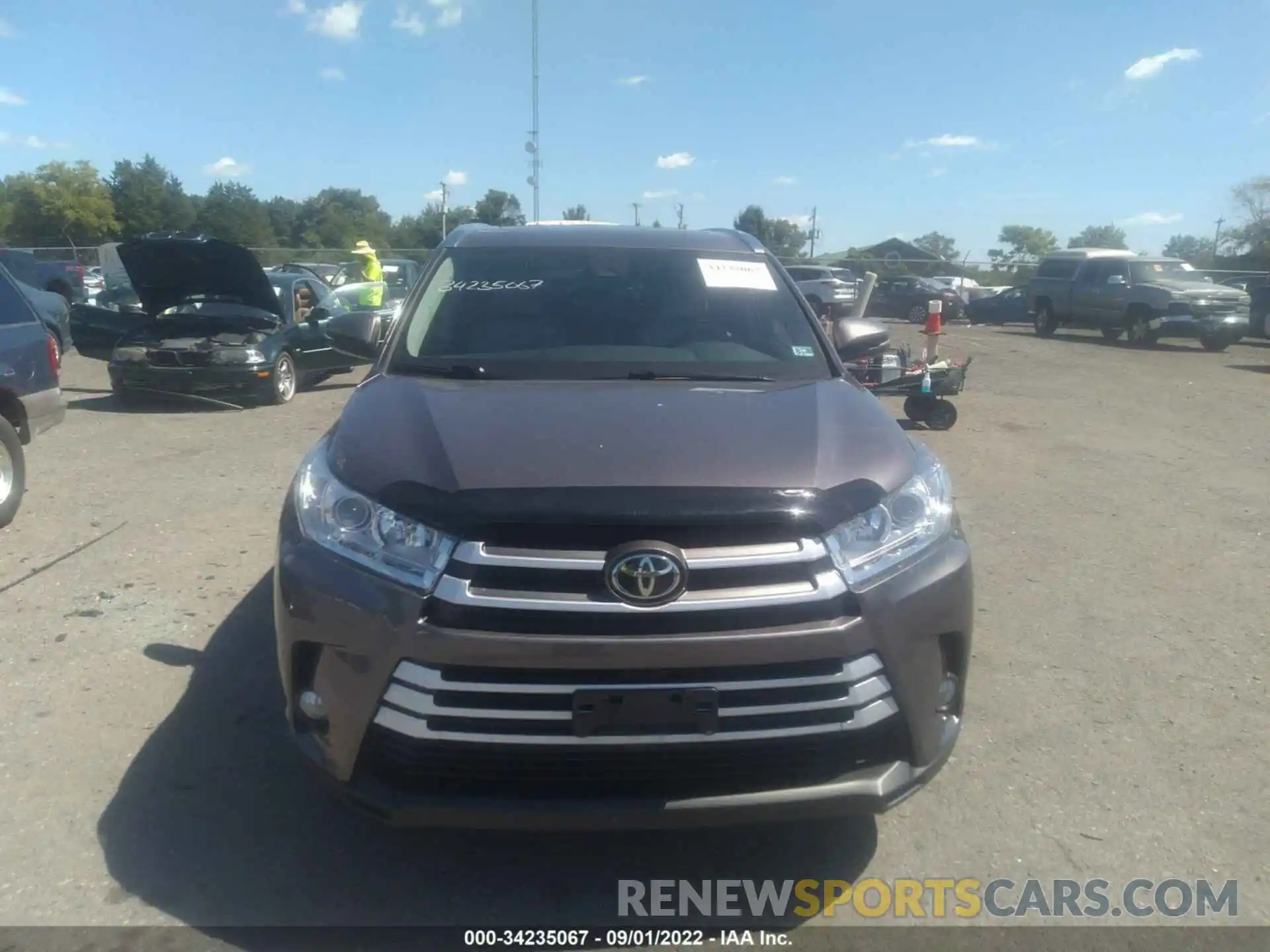 6 Photograph of a damaged car 5TDJZRFH6KS715232 TOYOTA HIGHLANDER 2019