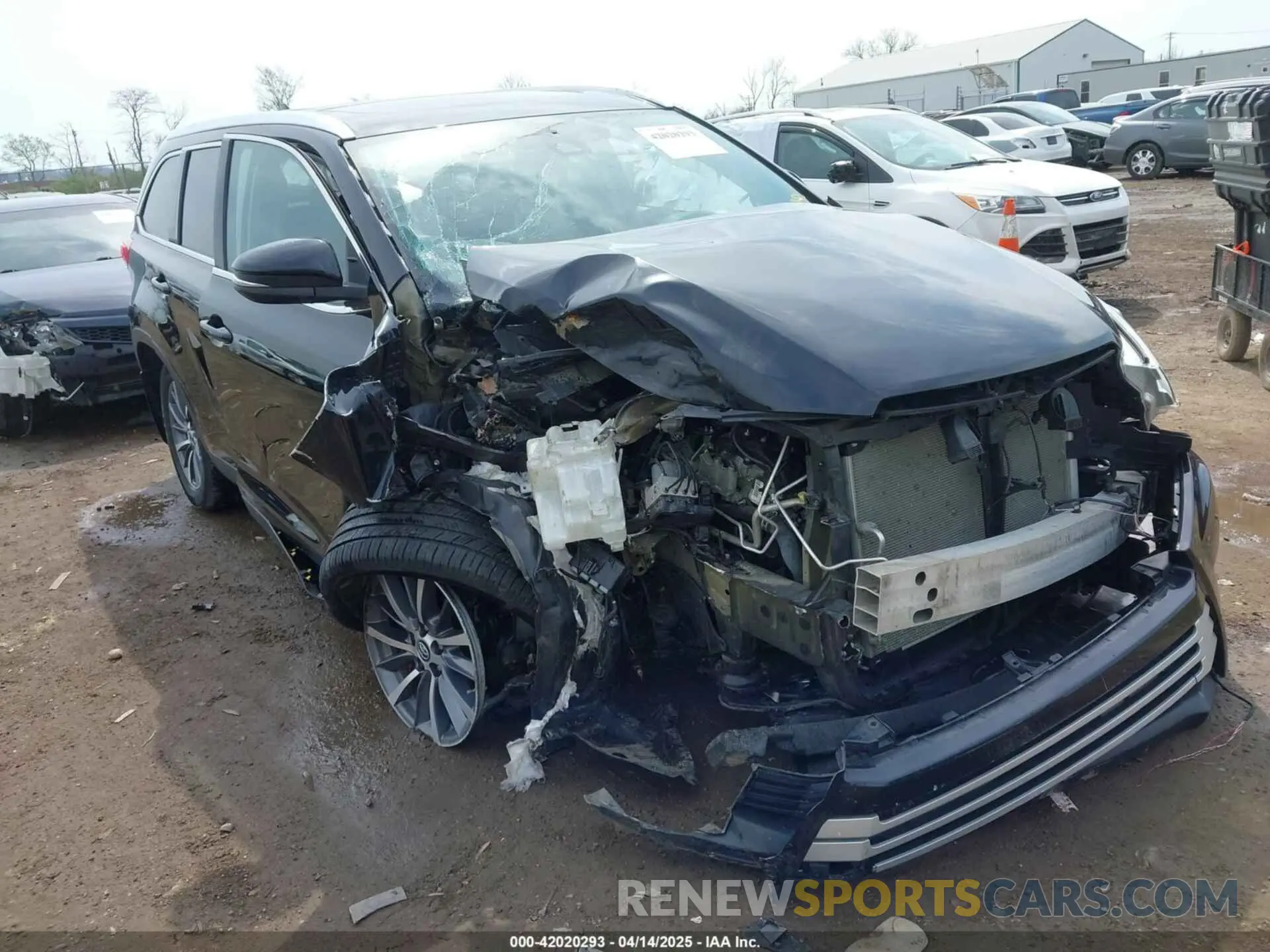 1 Photograph of a damaged car 5TDJZRFH6KS716980 TOYOTA HIGHLANDER 2019
