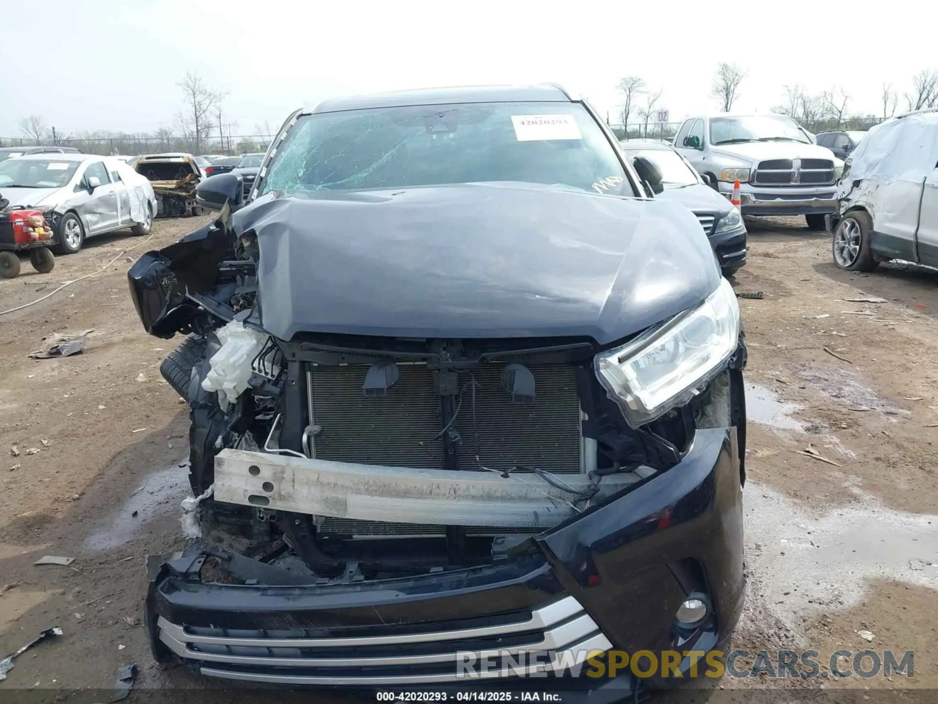 12 Photograph of a damaged car 5TDJZRFH6KS716980 TOYOTA HIGHLANDER 2019