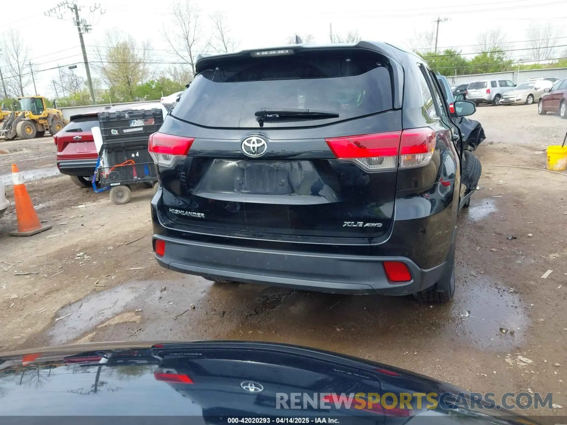 16 Photograph of a damaged car 5TDJZRFH6KS716980 TOYOTA HIGHLANDER 2019