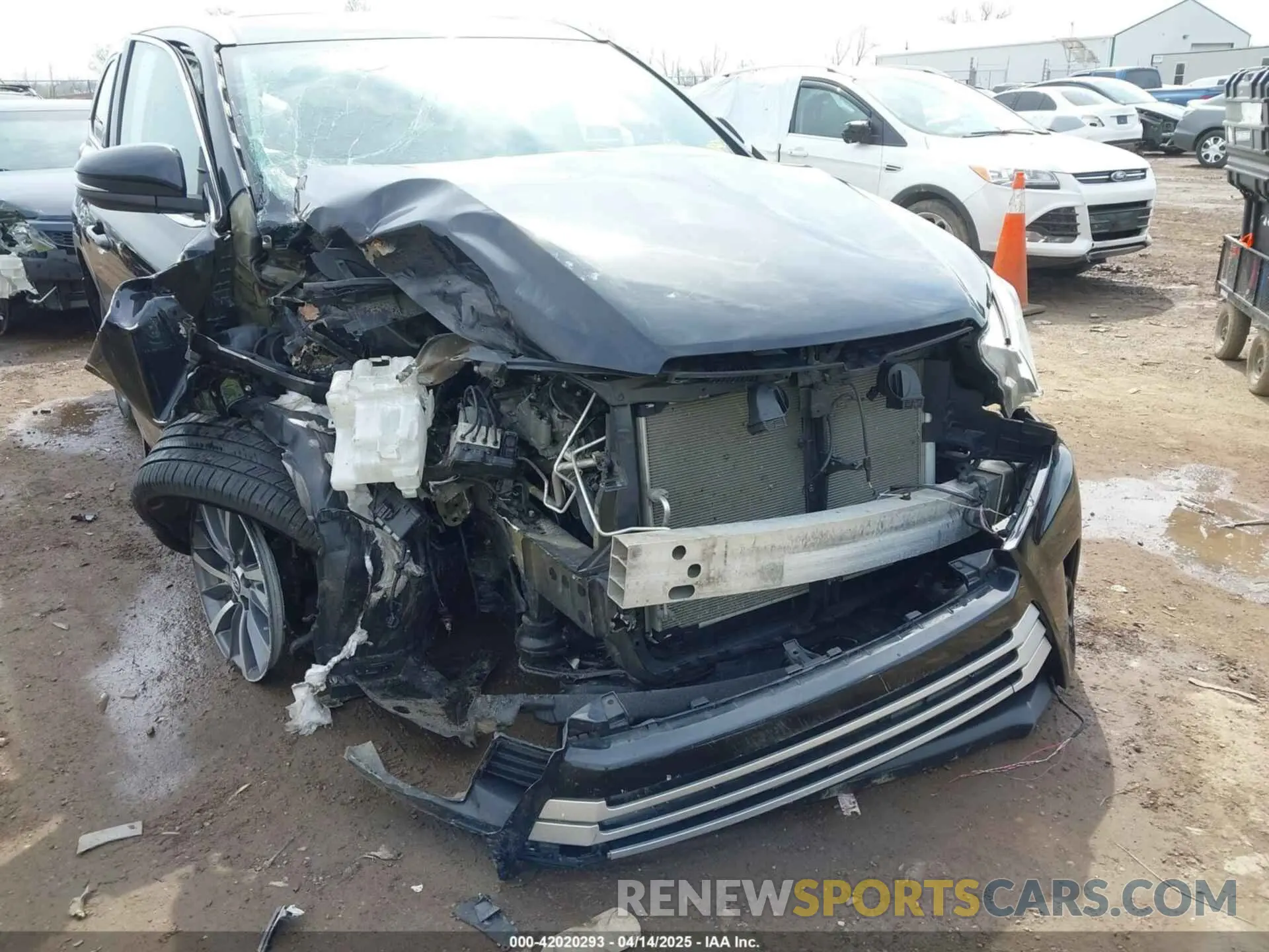 6 Photograph of a damaged car 5TDJZRFH6KS716980 TOYOTA HIGHLANDER 2019