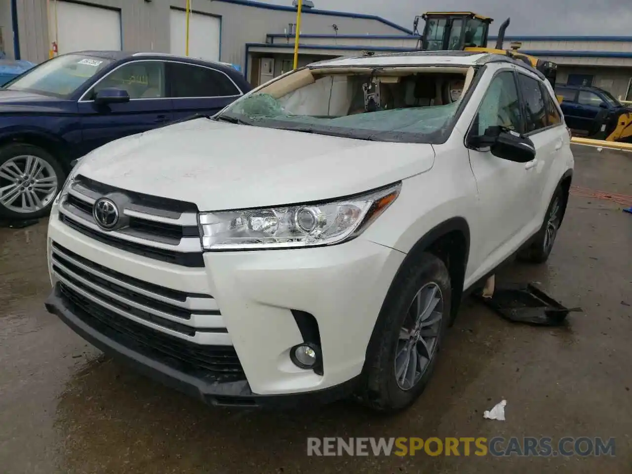 2 Photograph of a damaged car 5TDJZRFH6KS718020 TOYOTA HIGHLANDER 2019