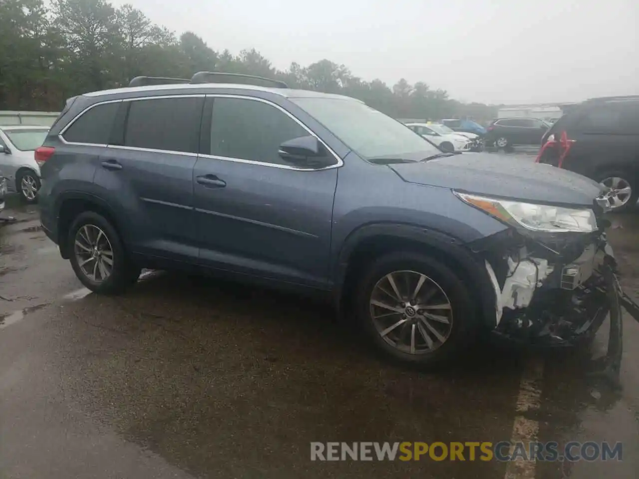 4 Photograph of a damaged car 5TDJZRFH6KS725758 TOYOTA HIGHLANDER 2019