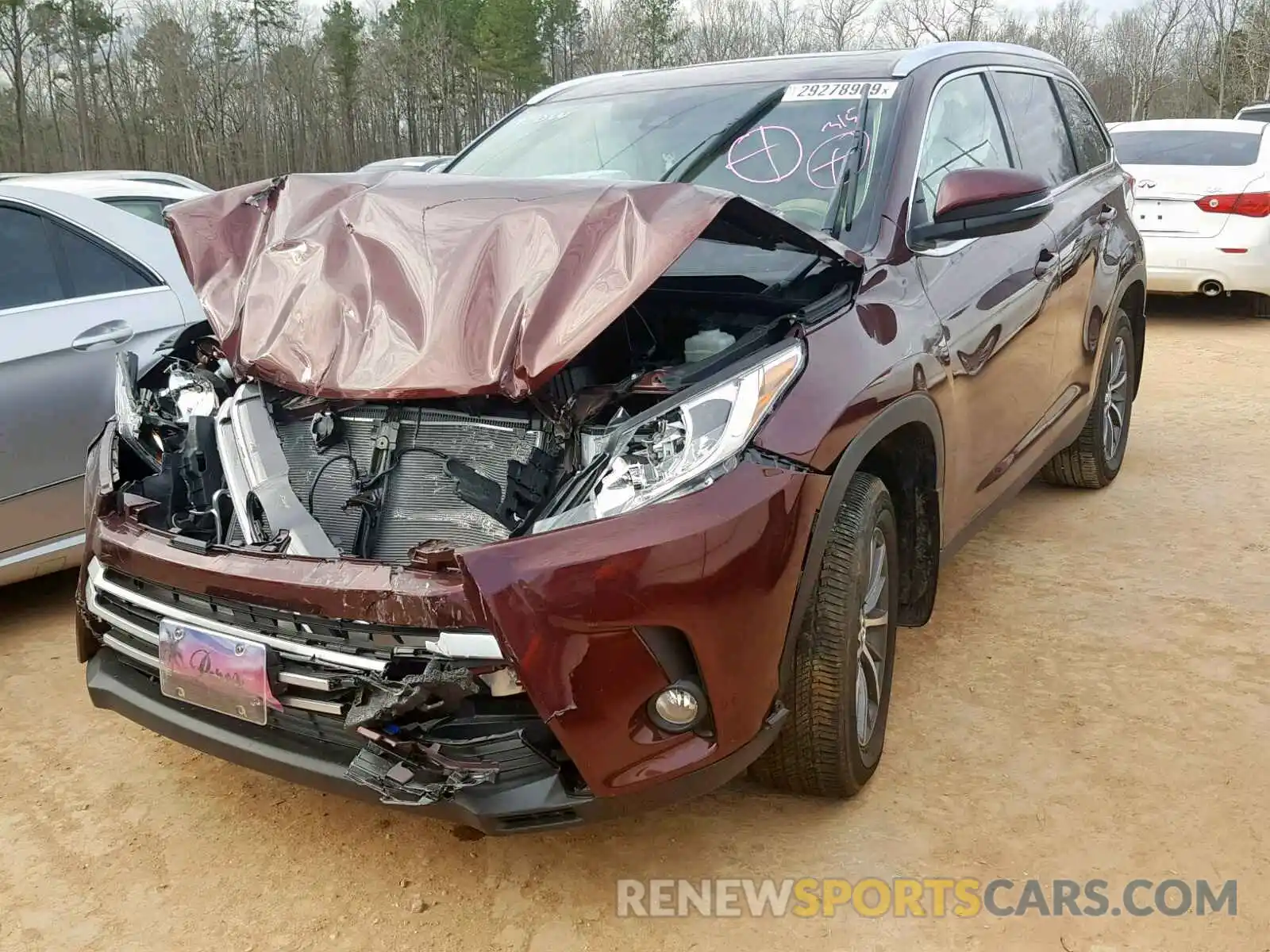 2 Photograph of a damaged car 5TDJZRFH6KS920789 TOYOTA HIGHLANDER 2019