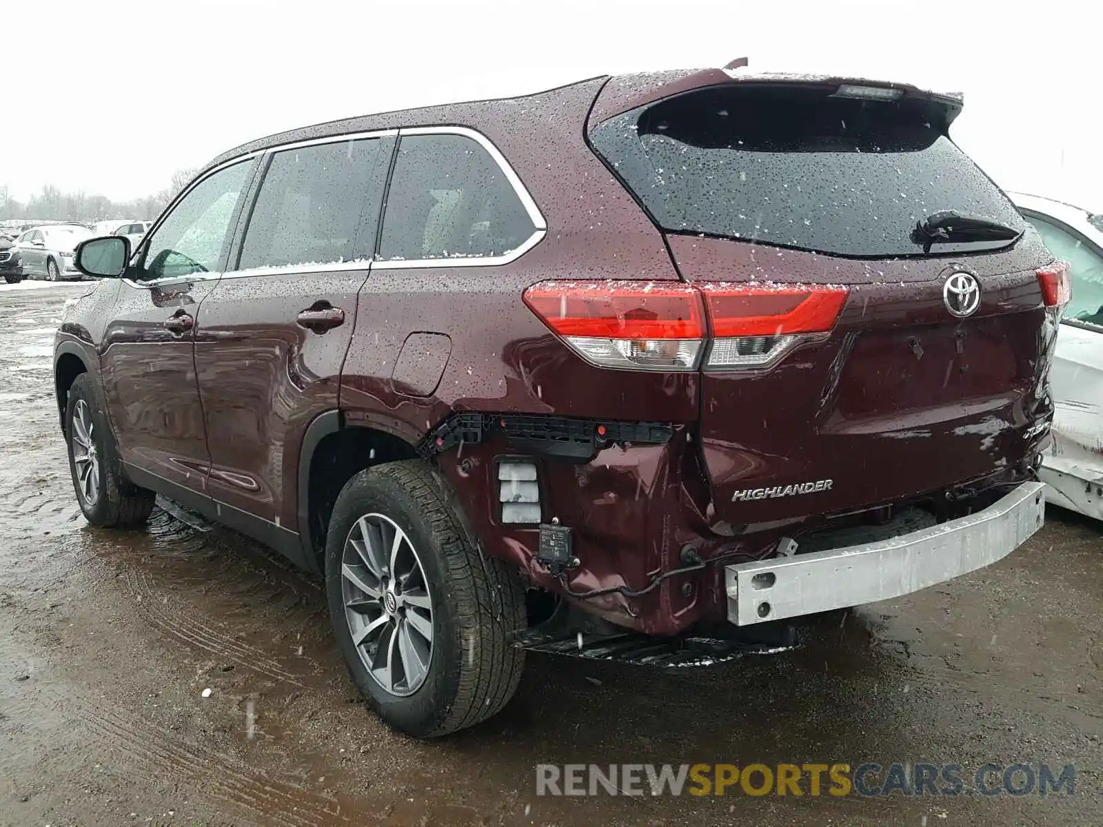 3 Photograph of a damaged car 5TDJZRFH6KS932439 TOYOTA HIGHLANDER 2019