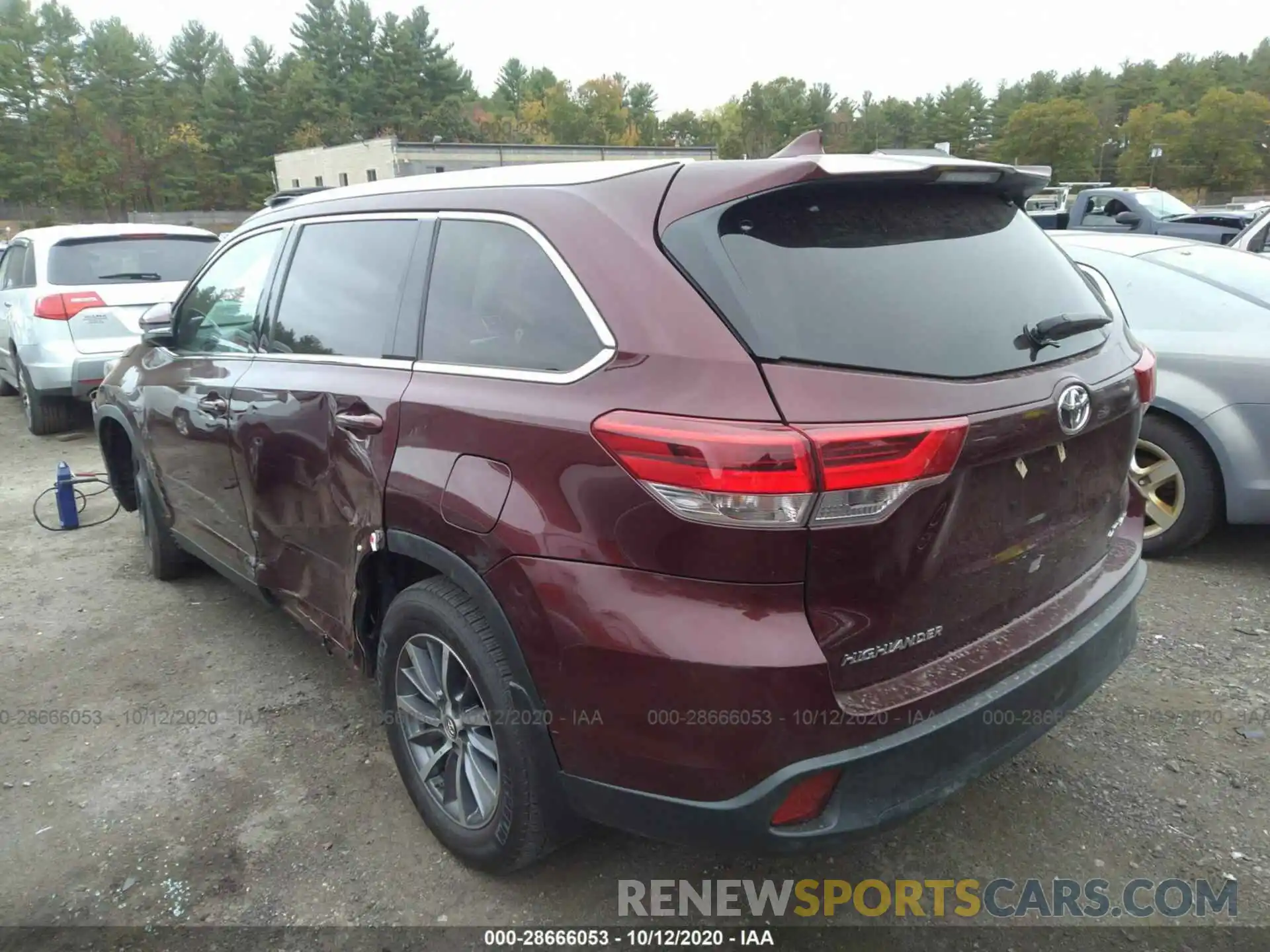 3 Photograph of a damaged car 5TDJZRFH6KS940752 TOYOTA HIGHLANDER 2019