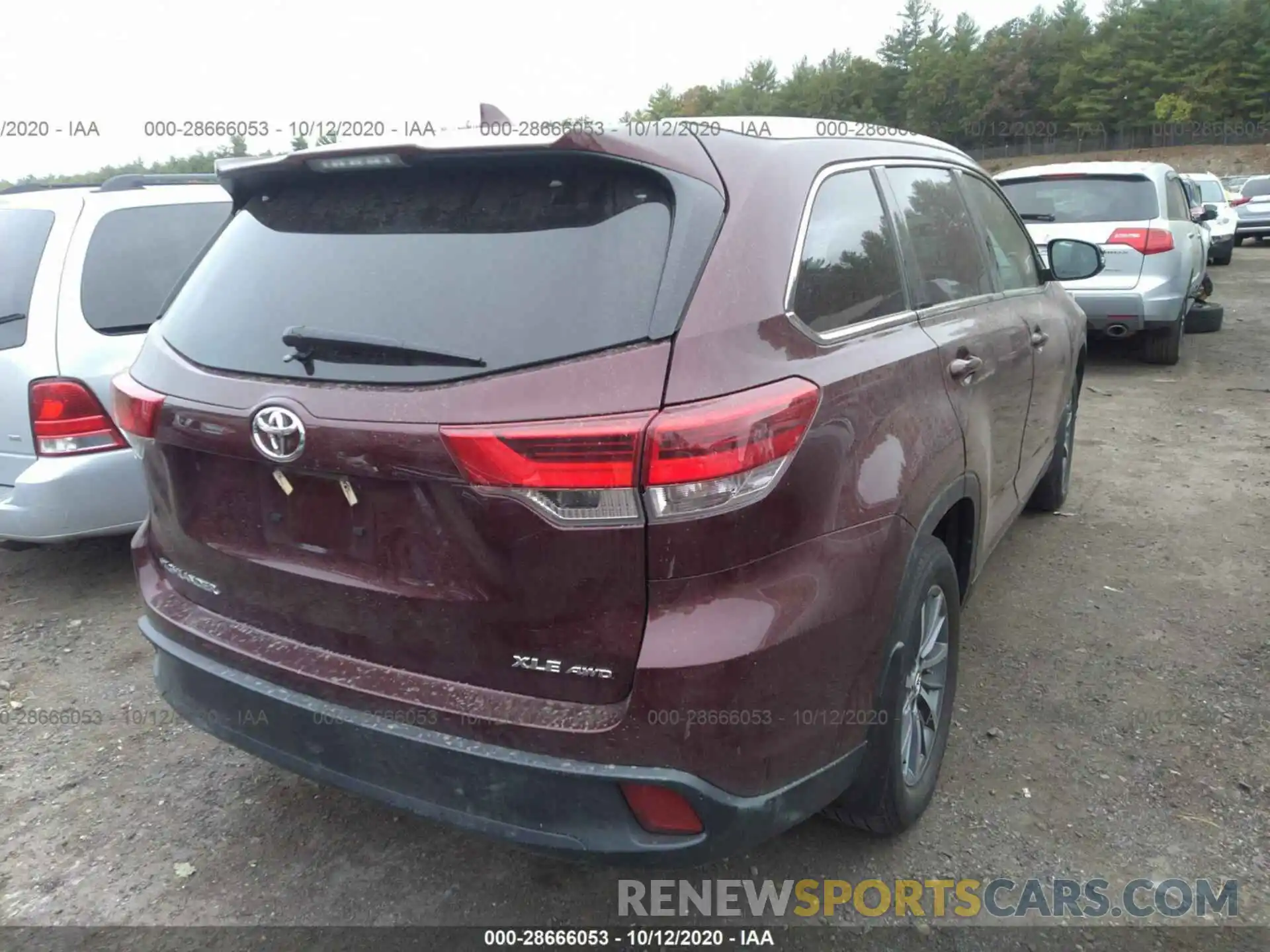 4 Photograph of a damaged car 5TDJZRFH6KS940752 TOYOTA HIGHLANDER 2019