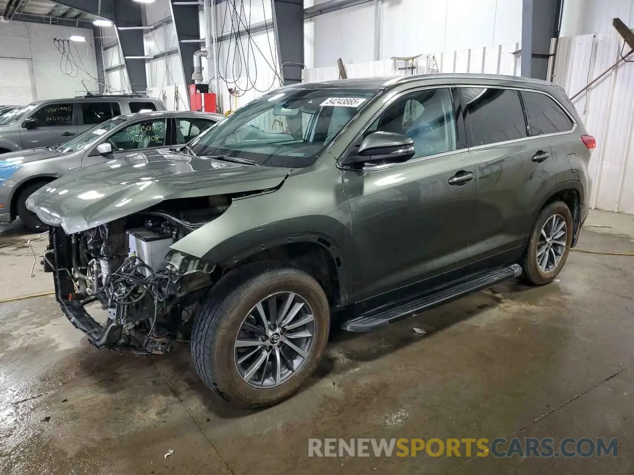 1 Photograph of a damaged car 5TDJZRFH6KS953002 TOYOTA HIGHLANDER 2019