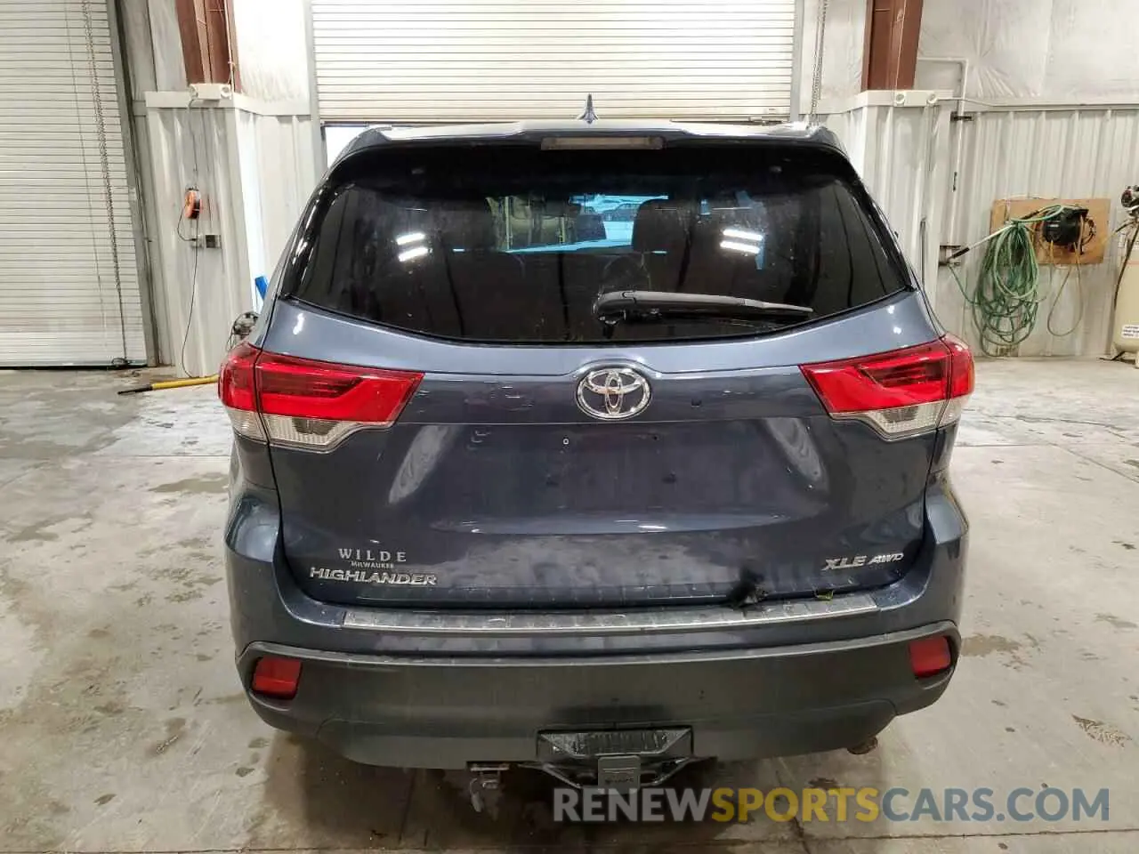 6 Photograph of a damaged car 5TDJZRFH6KS998554 TOYOTA HIGHLANDER 2019