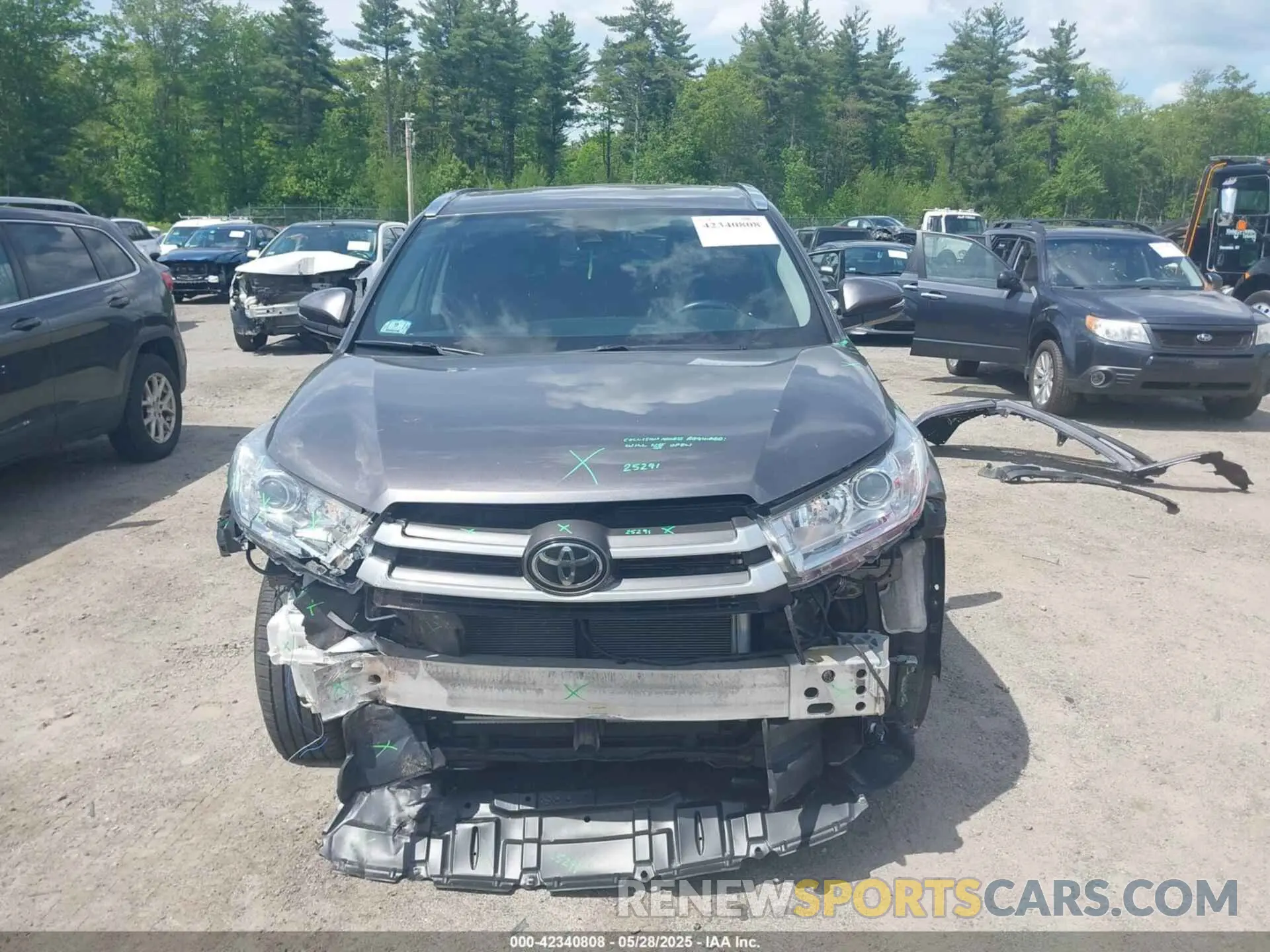 13 Photograph of a damaged car 5TDJZRFH7KS564434 TOYOTA HIGHLANDER 2019