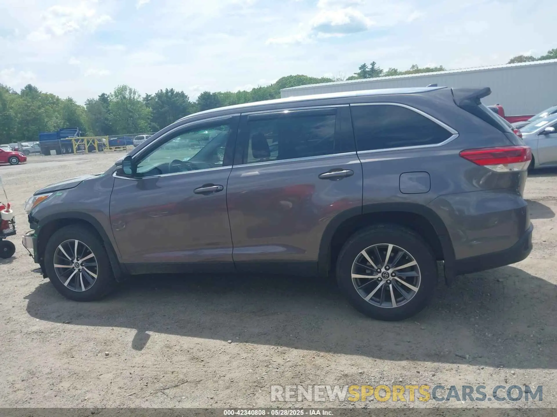 15 Photograph of a damaged car 5TDJZRFH7KS564434 TOYOTA HIGHLANDER 2019