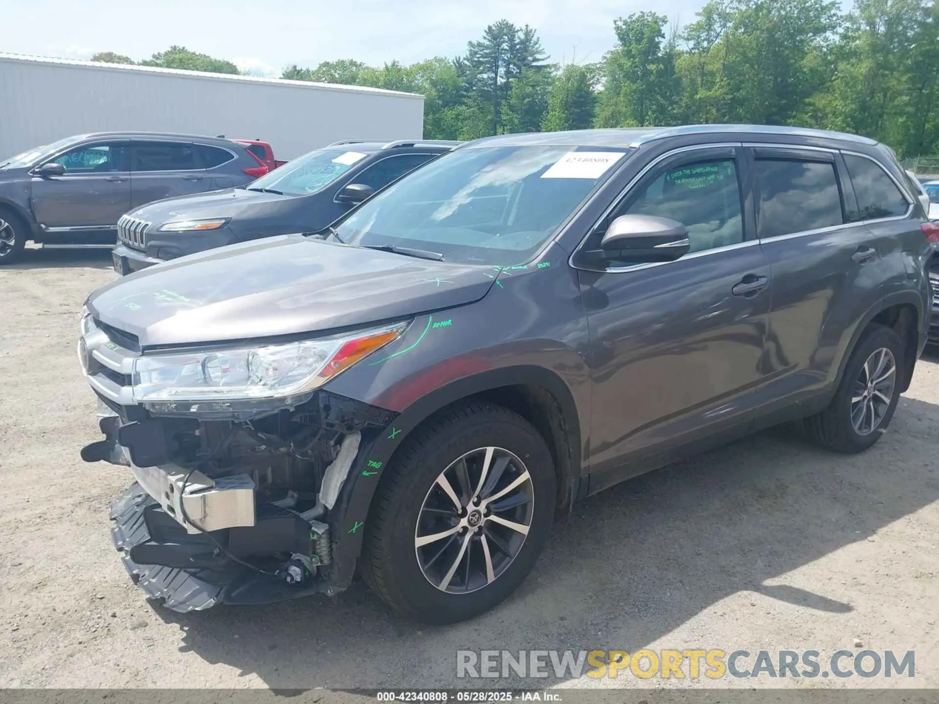 2 Photograph of a damaged car 5TDJZRFH7KS564434 TOYOTA HIGHLANDER 2019