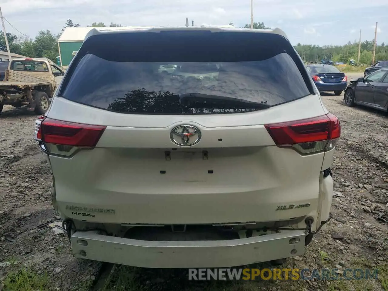6 Photograph of a damaged car 5TDJZRFH7KS566569 TOYOTA HIGHLANDER 2019