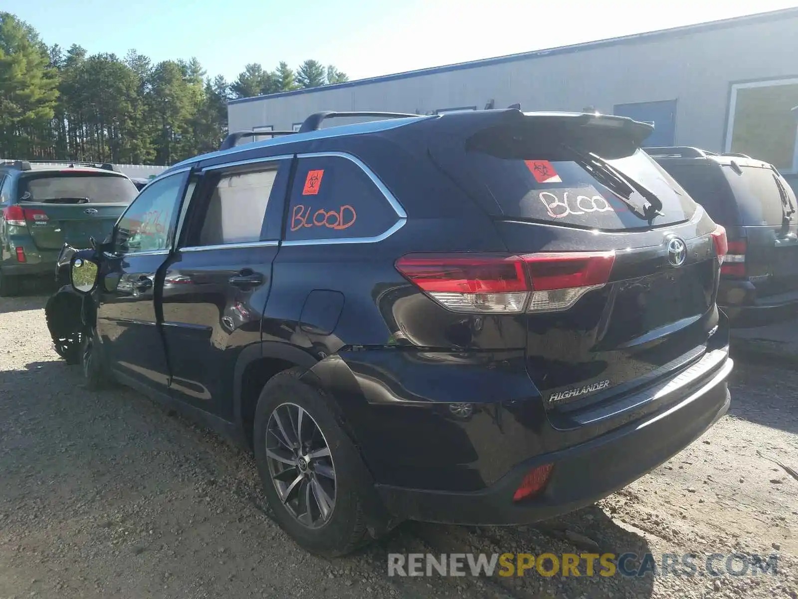 3 Photograph of a damaged car 5TDJZRFH7KS576759 TOYOTA HIGHLANDER 2019