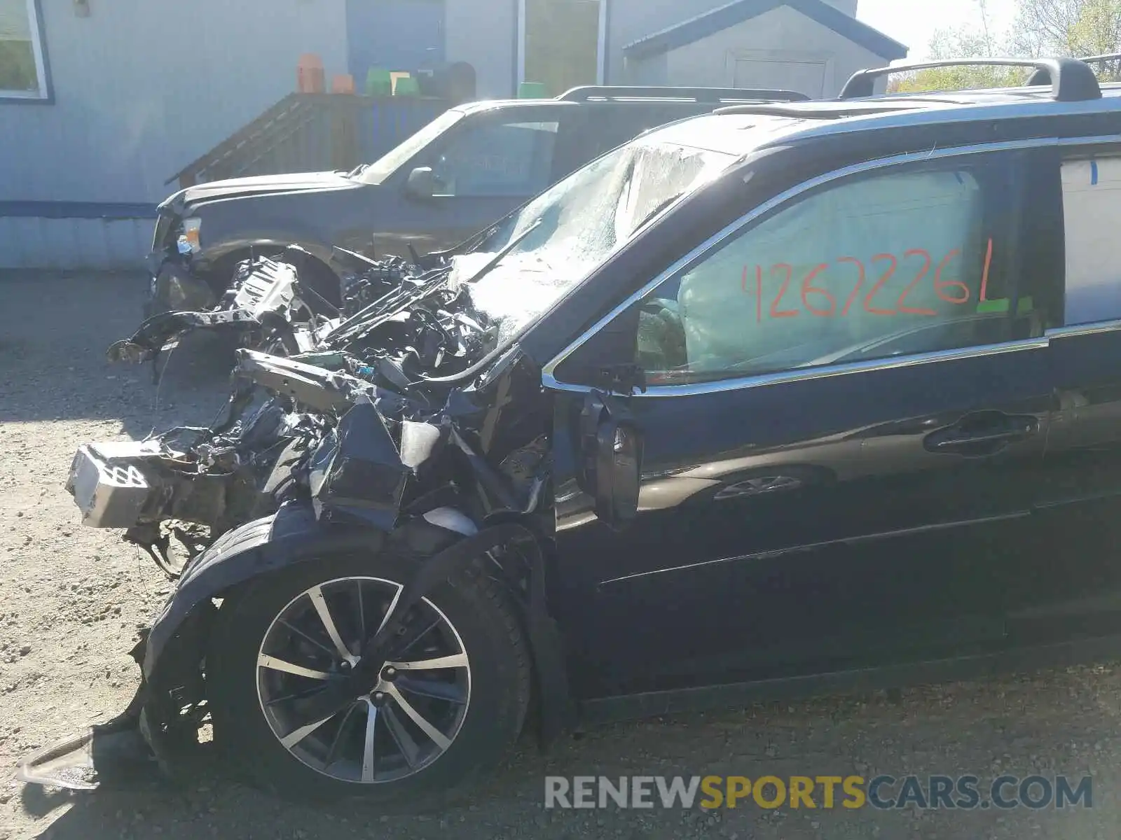 9 Photograph of a damaged car 5TDJZRFH7KS576759 TOYOTA HIGHLANDER 2019