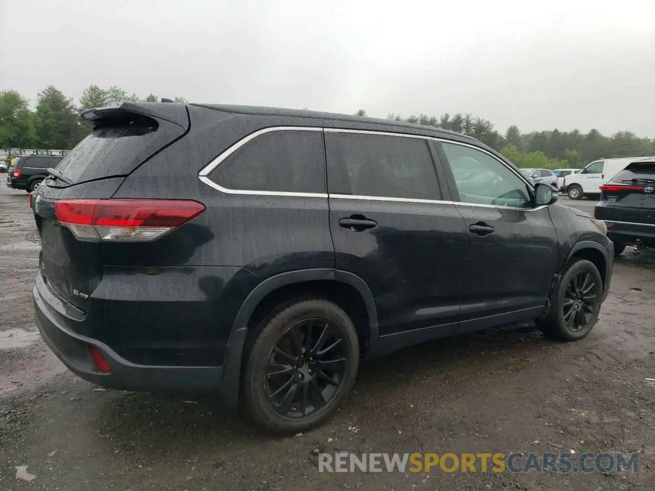 3 Photograph of a damaged car 5TDJZRFH7KS577863 TOYOTA HIGHLANDER 2019