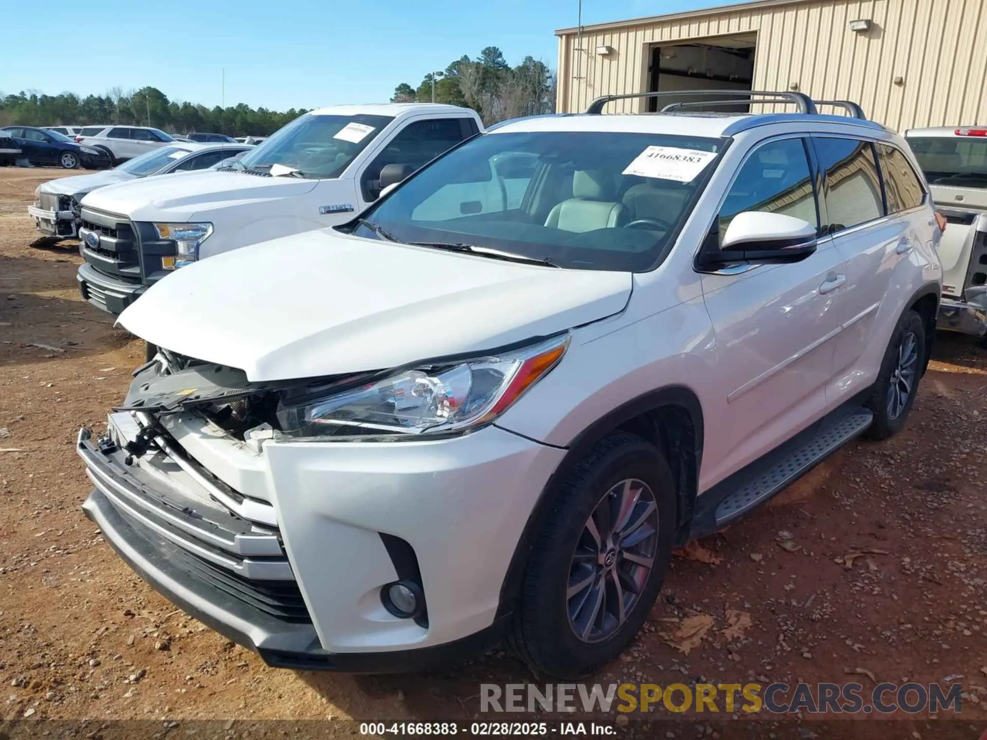 2 Photograph of a damaged car 5TDJZRFH7KS588393 TOYOTA HIGHLANDER 2019