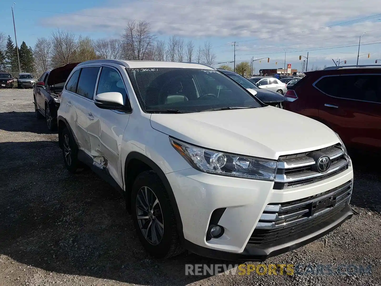 1 Photograph of a damaged car 5TDJZRFH7KS591780 TOYOTA HIGHLANDER 2019