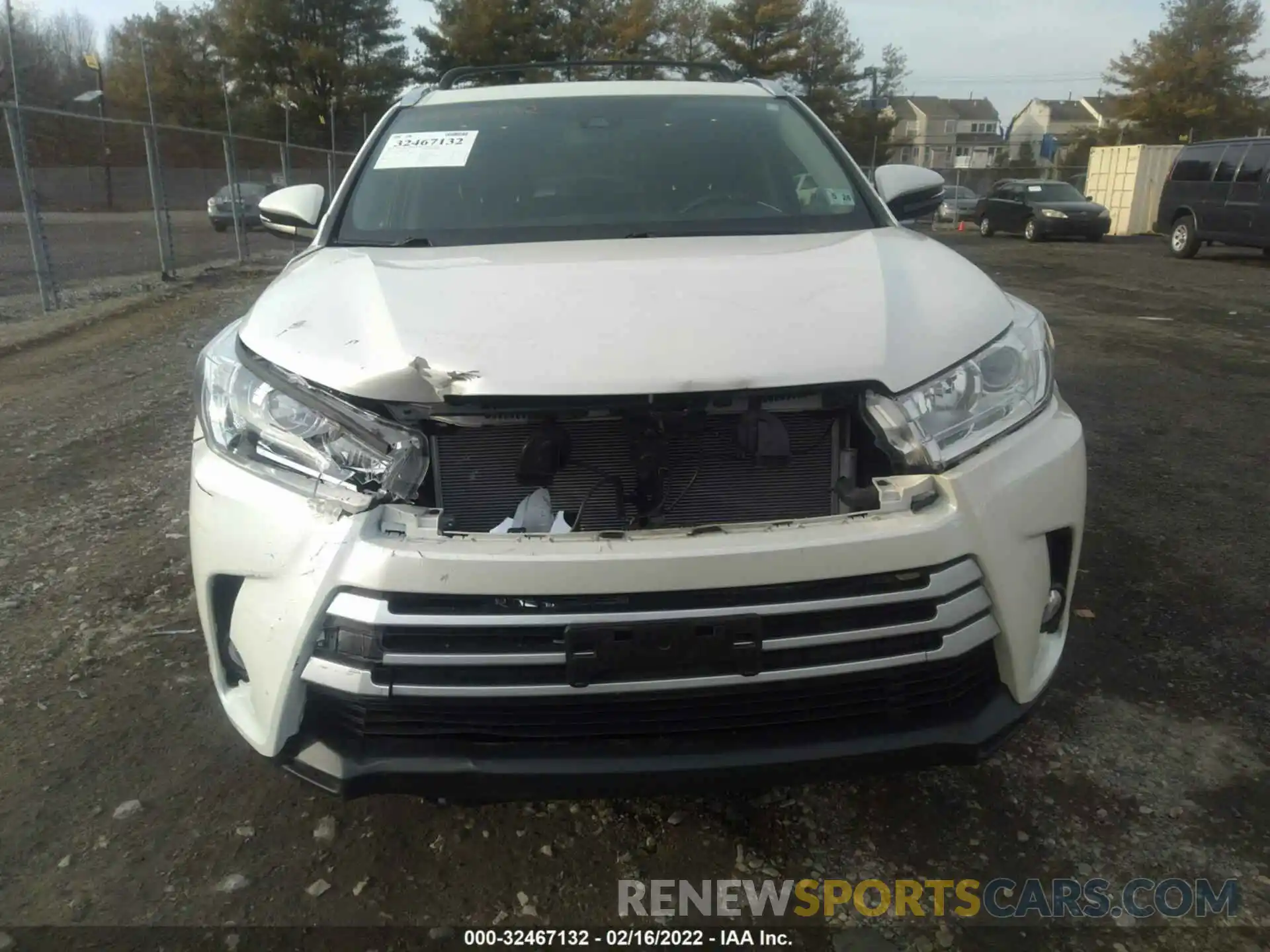 6 Photograph of a damaged car 5TDJZRFH7KS593139 TOYOTA HIGHLANDER 2019