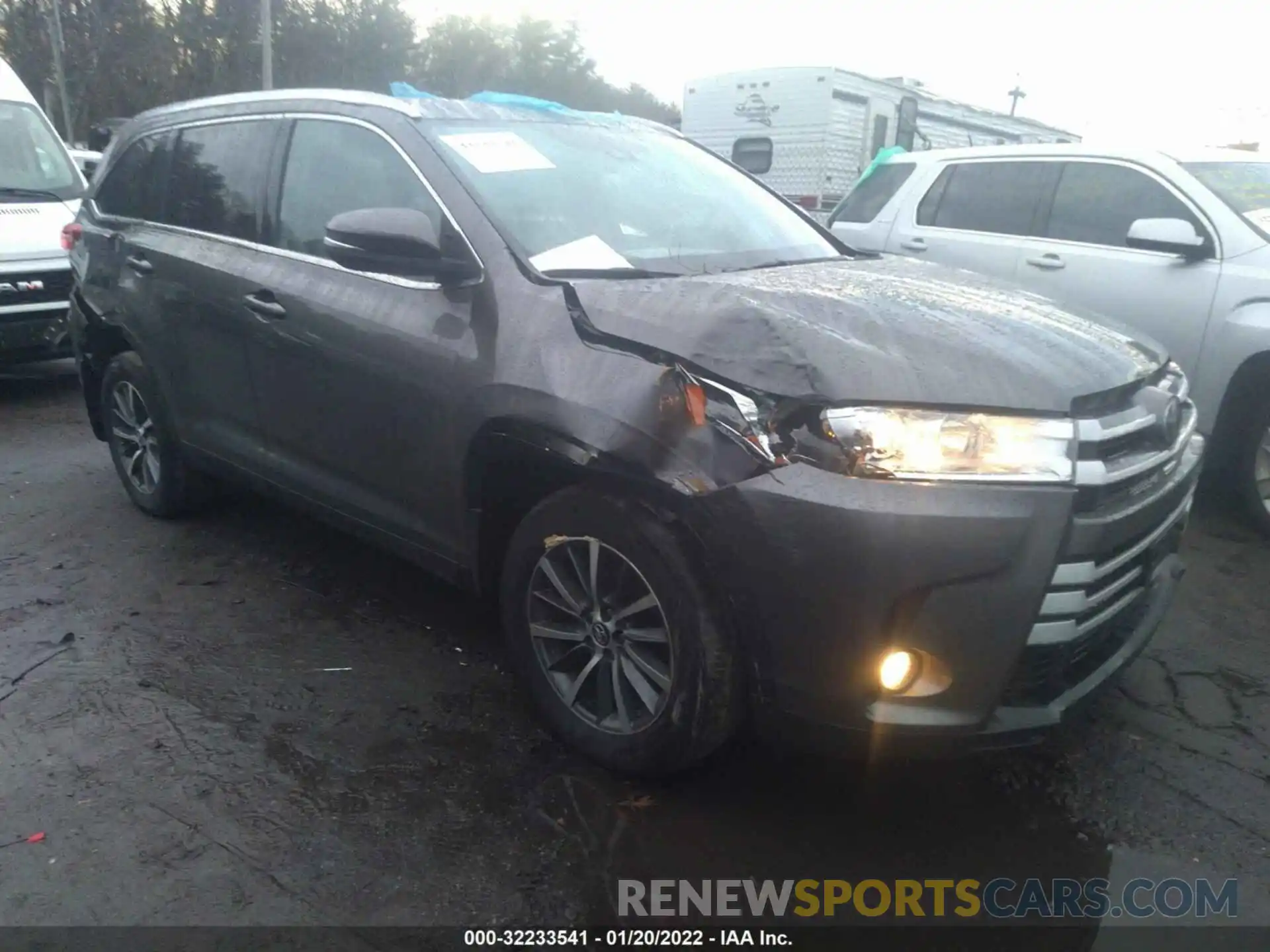 1 Photograph of a damaged car 5TDJZRFH7KS593447 TOYOTA HIGHLANDER 2019