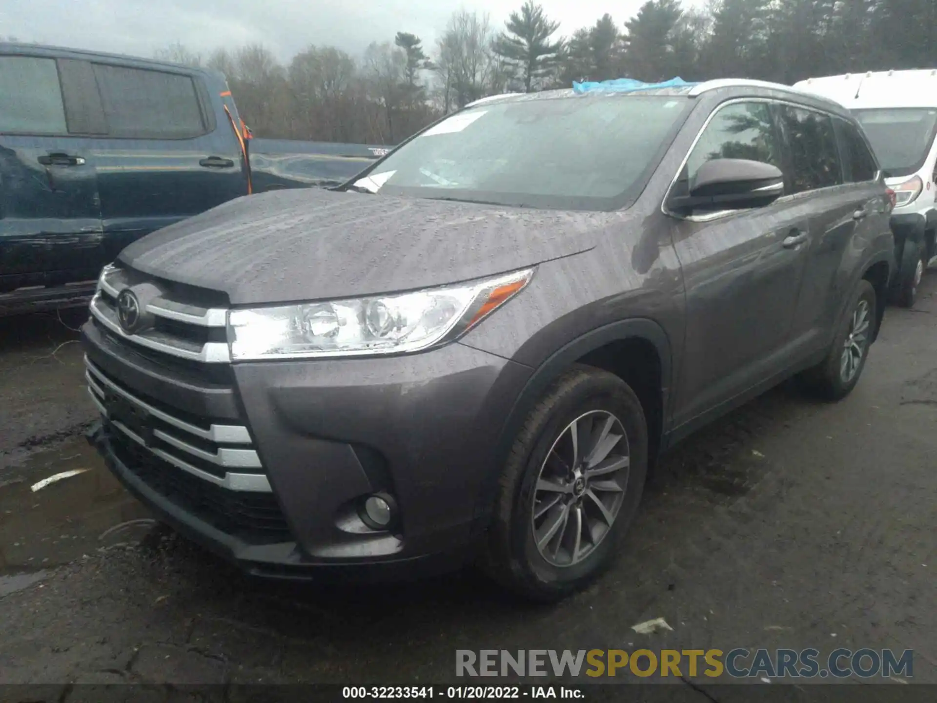 2 Photograph of a damaged car 5TDJZRFH7KS593447 TOYOTA HIGHLANDER 2019