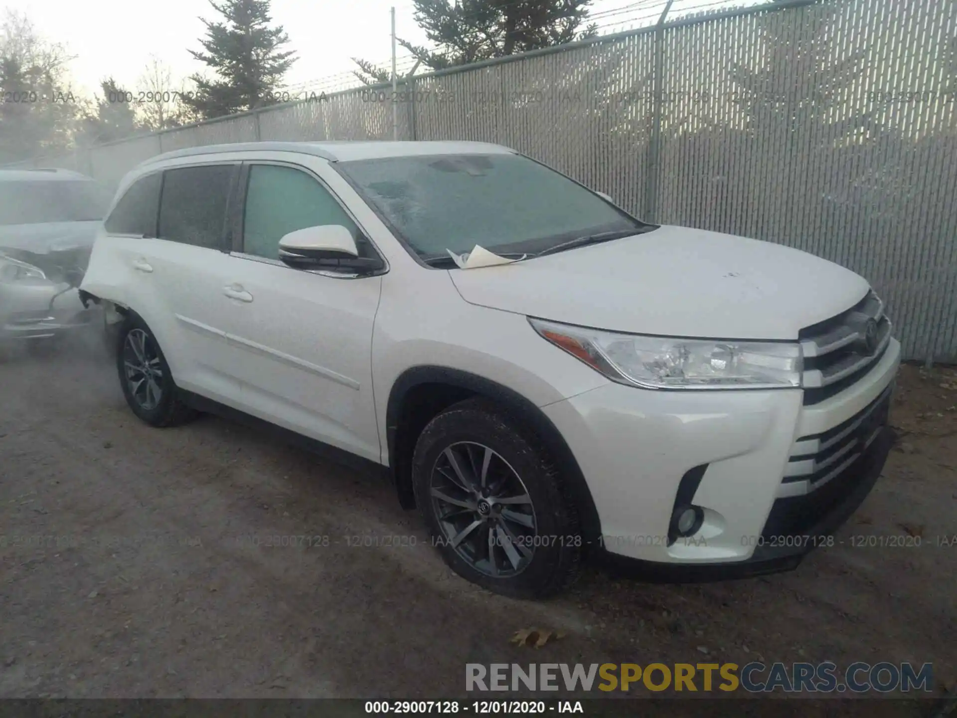 1 Photograph of a damaged car 5TDJZRFH7KS596753 TOYOTA HIGHLANDER 2019