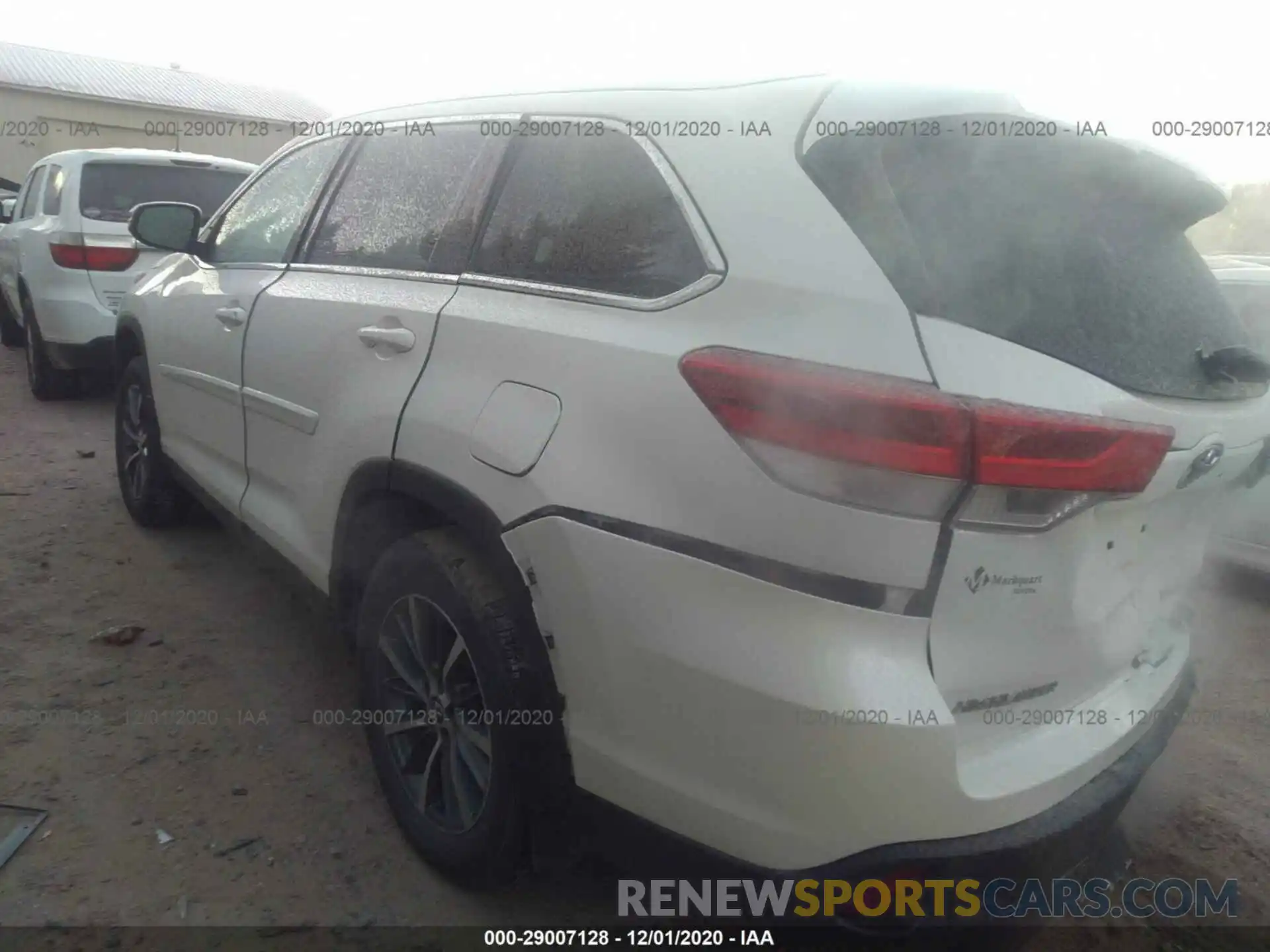 3 Photograph of a damaged car 5TDJZRFH7KS596753 TOYOTA HIGHLANDER 2019